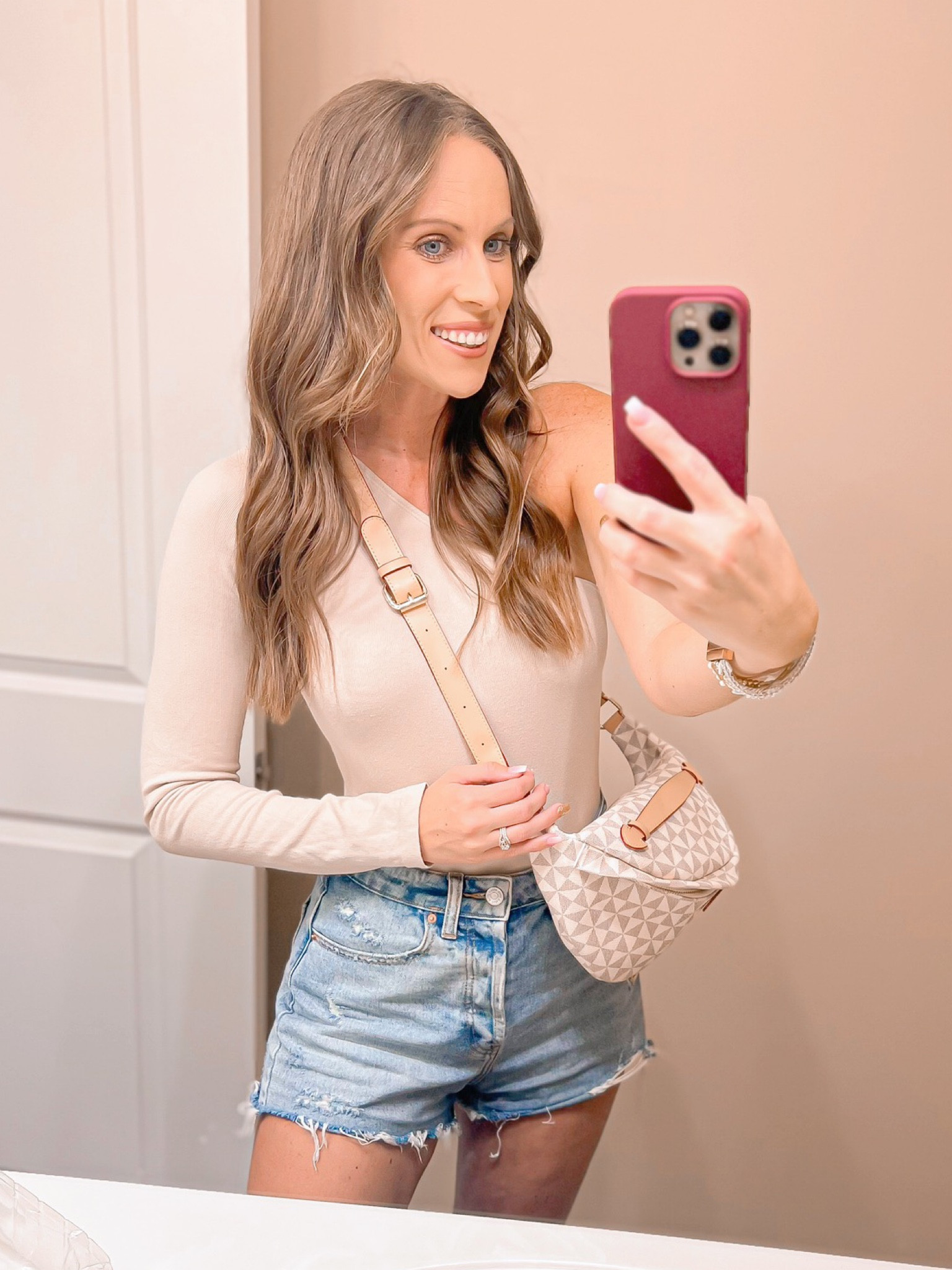 Last day of summer outfit 🤎

Bodysuit - forever 21 size small 
Shorts - target size 2
Belt bag - amazon - most worn bag 

Outfit , one shoulder bodysuit , denim shorts, belt bag, shorts, bodysuit , casual outfit , summer outfit , target , amazon , forever 21

#LTKstyletip #LTKfindsunder50 #LTKitbag