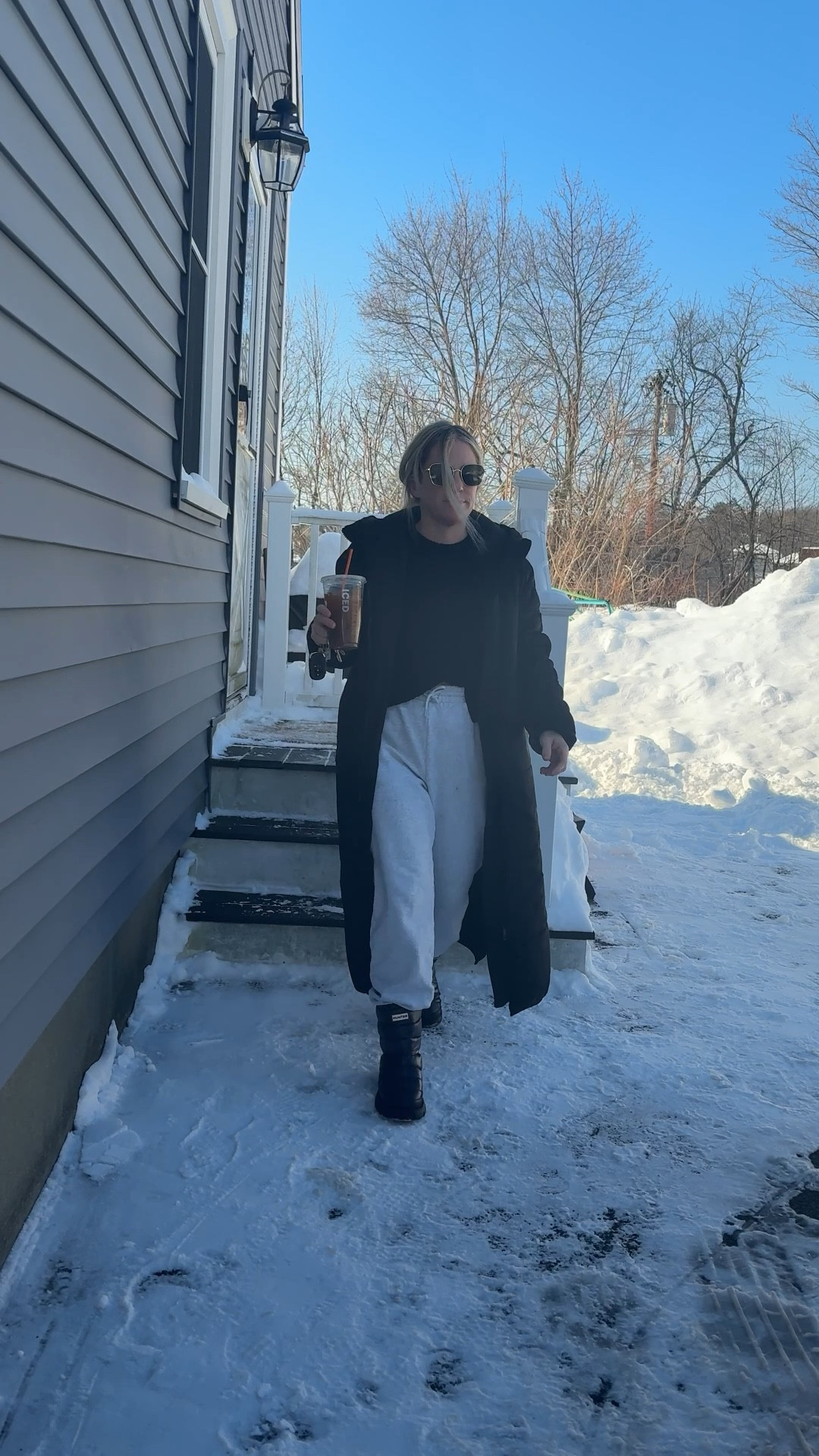 Best jogger heather gray sweats! Long puffer coat, hunter snow boots, chic black sunglasses 

#LTKSaleAlert #LTKmomlife #LTKootd
