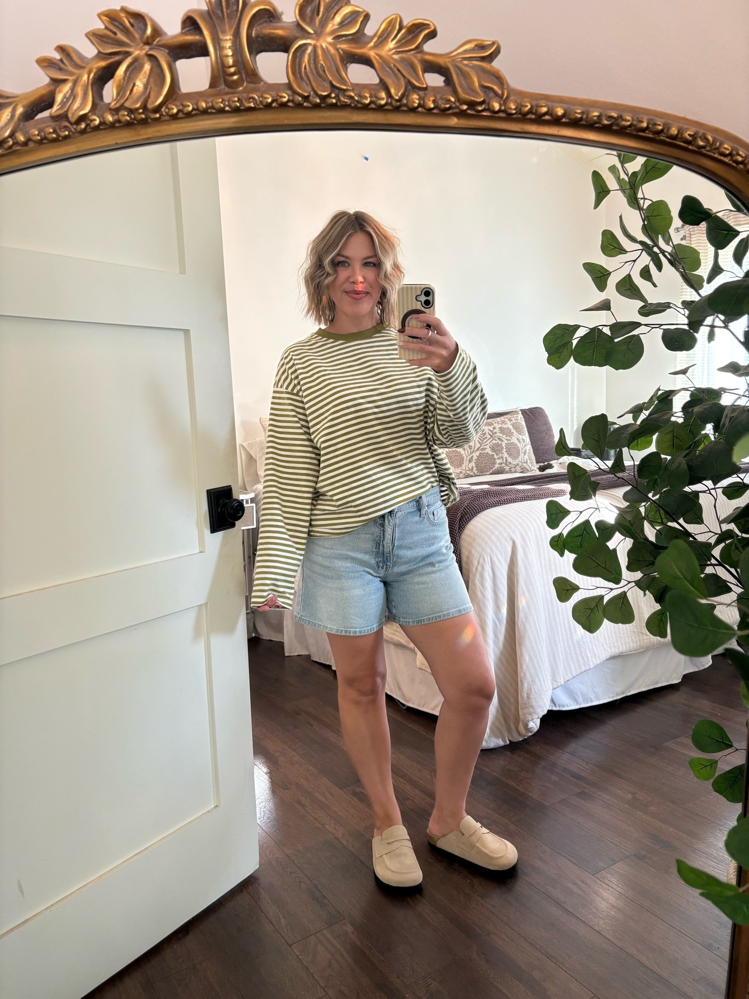 Ootd- Summer to Fall Outfit!
Loveeee this stripe top and these new style of trending clogs. This is the perfect way to transition when it’s still kinda hot out, where some shorts but a more fall top and add some fall shoes and accessories!
#summertofall #targetstyle #targetfashion #ootd #outfitinspo #casualoutfit #transitionaloutfit #falloutfit #outfitidea

#LTKootd #LTKSeasonal #LTKOver40