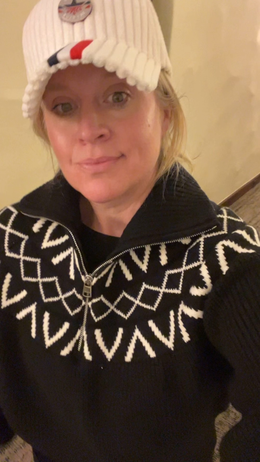  ✨Tap the bell, save and ❤️ for over 40 fashion, midlife style, midsize fashion and luxury looks for less. 


Typical Colorado mountain outfit

⬇️Sizing information:
Large in sweater (size up if in between sizes.)

👑"Helping you look good, feel good!" - Lindsey Denver


#LTKHoliday #LTKMidsize #LTKOver40