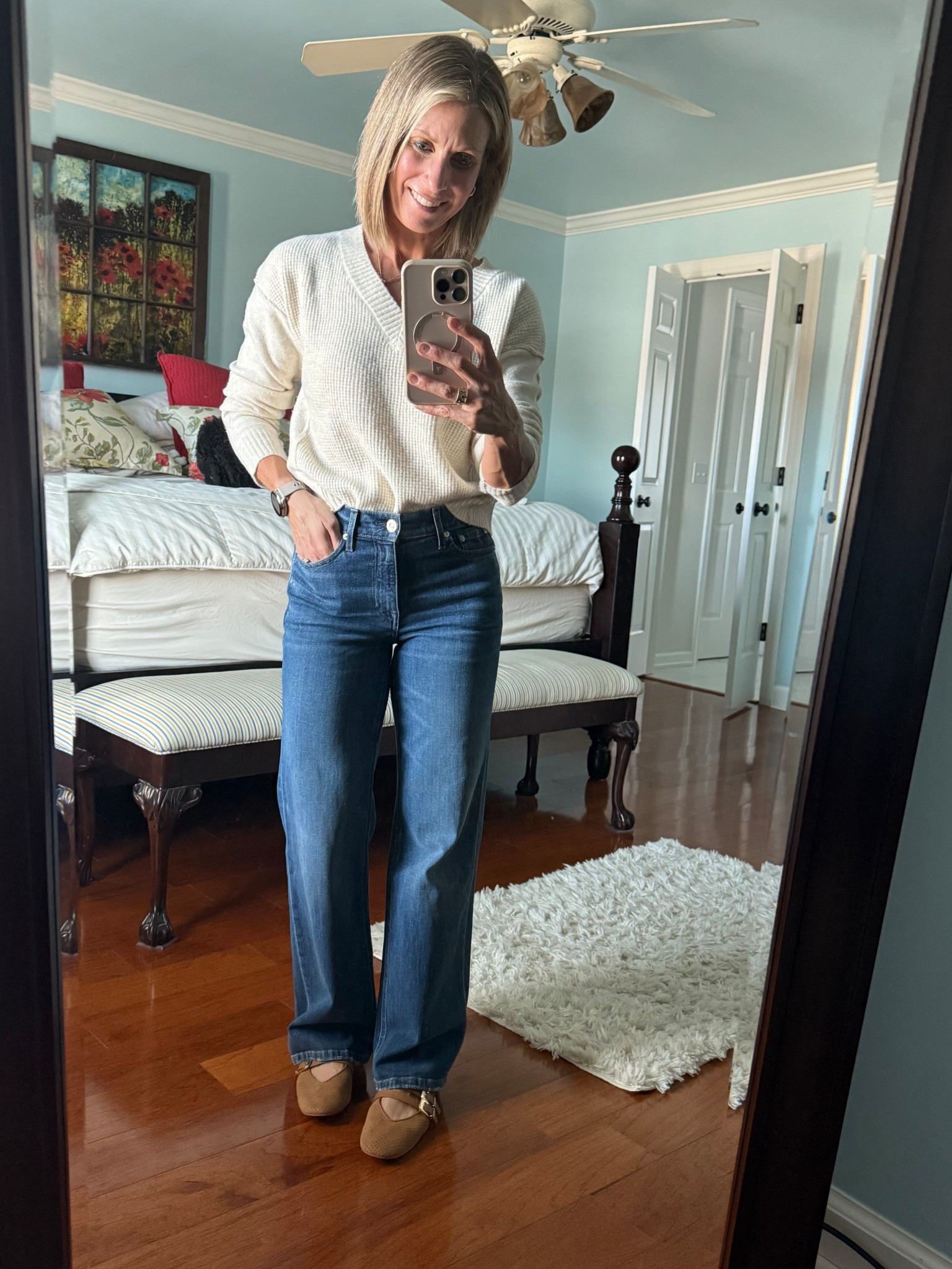 Lunch with the girls! This sweater is soft & cozy and not itchy! I’m wearing an XS in the sweater & 25 short in the jeans. 