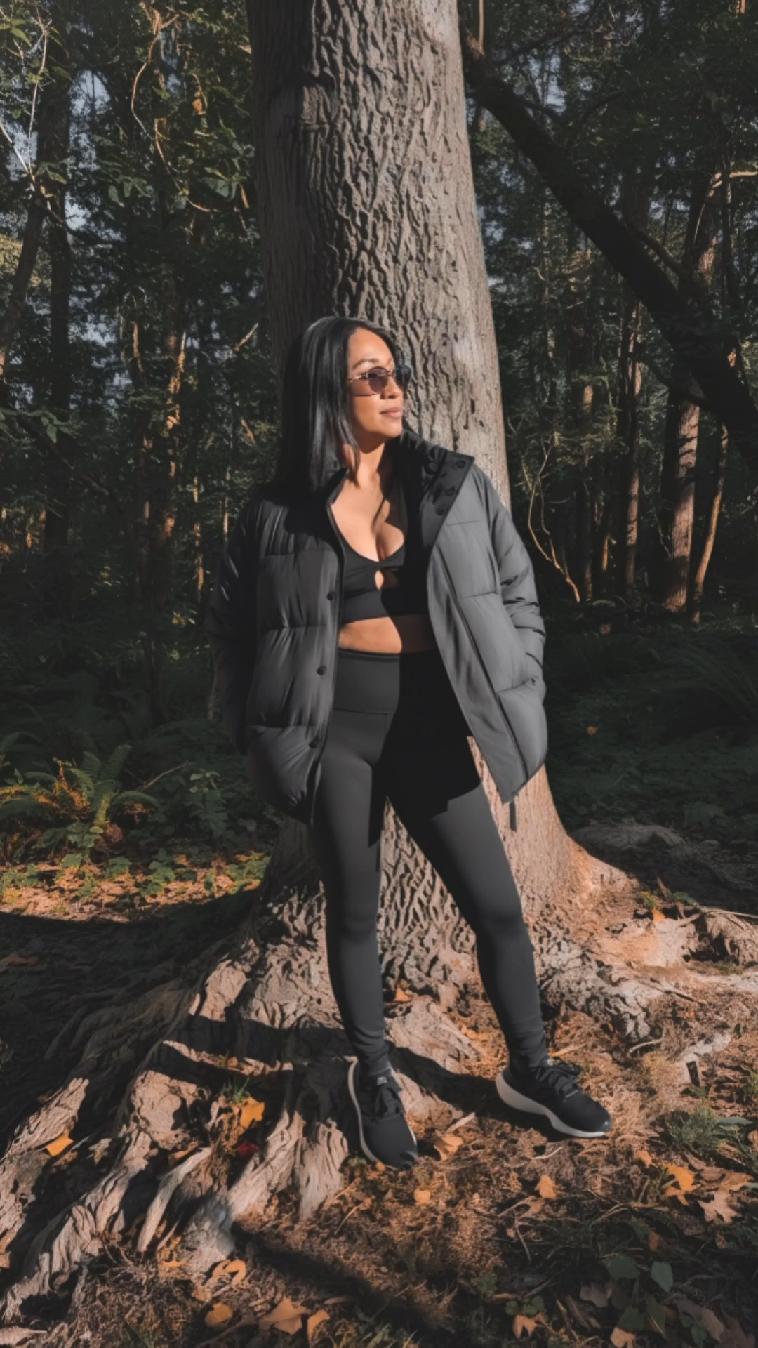 #FableticsPartner | Closing out October by bringing out the layers! I can already tell this @fabletics puffer and legging combo are going to be the MVP as the 'ber 🥶 months bring us cooler temps.💁🏾‍♀️ Which piece is your absolute 'ber season essential? (I'm obviously voting for the puffer!)

#LTKActive #LTKSaleAlert #LTKOver40