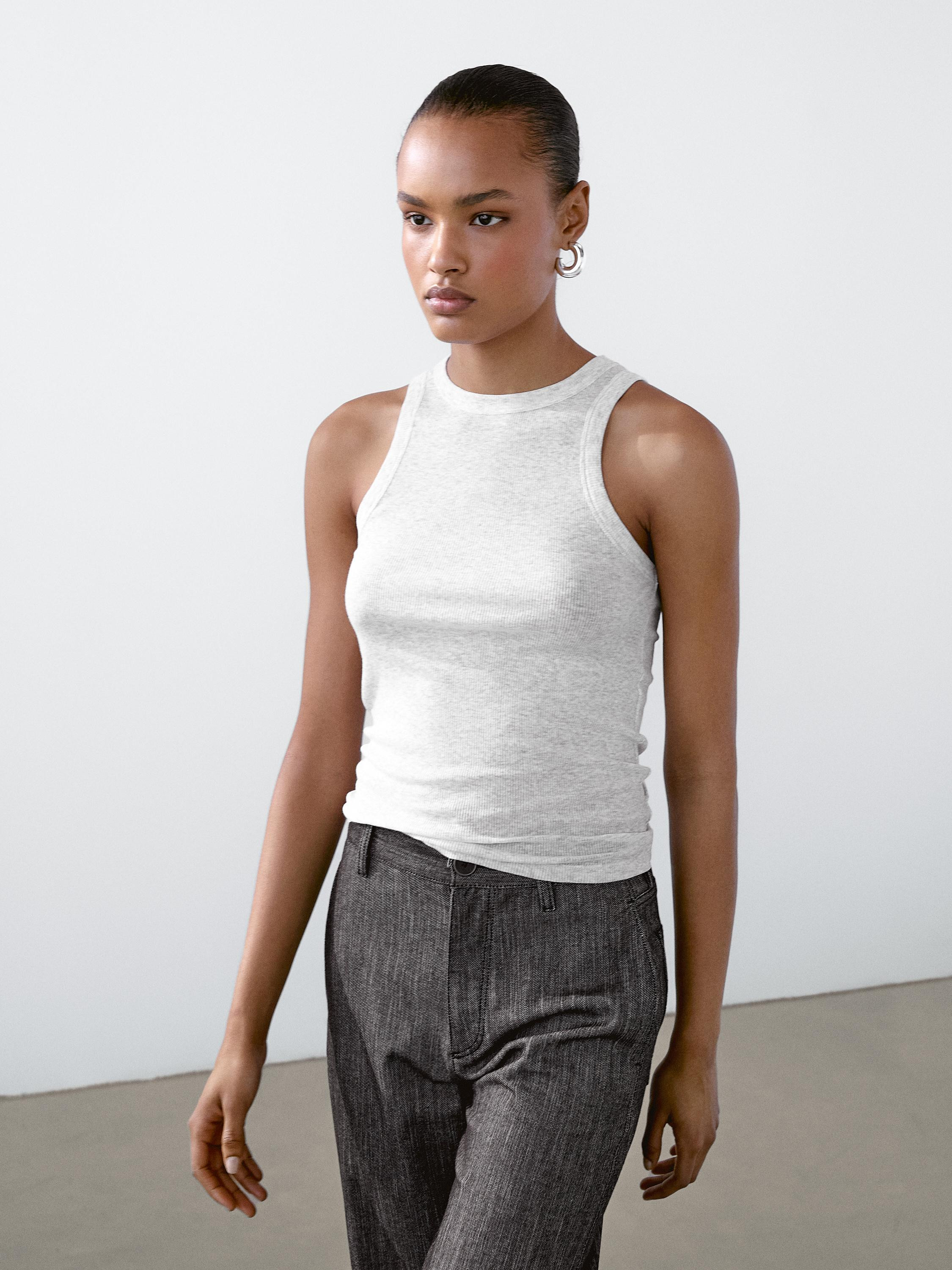 Halter neck top . Crew neck. Made of 100% cotton. It has a slim fit. | Massimo Dutti UK