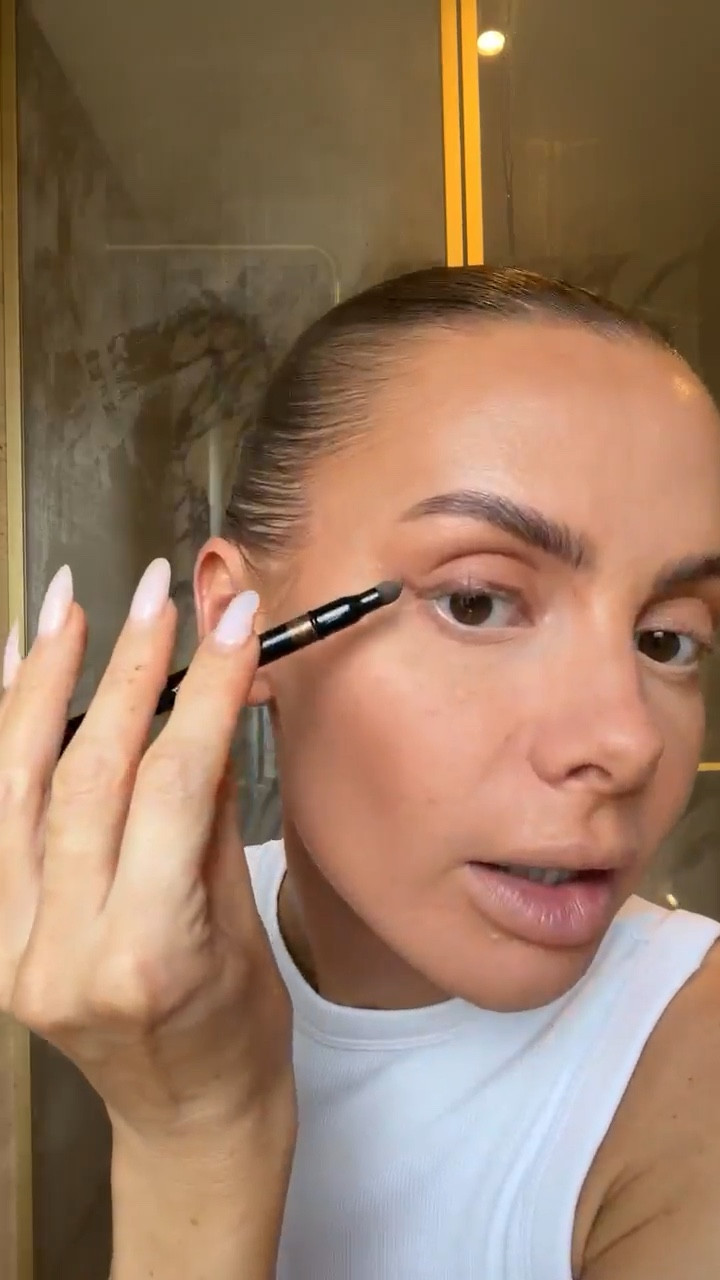 THE BEST EYELINER EVER!!!!!! I promise you this eyeliner will make your flick game so much easier! It’s so smooth & the finish is perfect! I wear shade cinnamon 🤎

AD @spacenk 


#LTKuk #LTKeurope #LTKbeauty