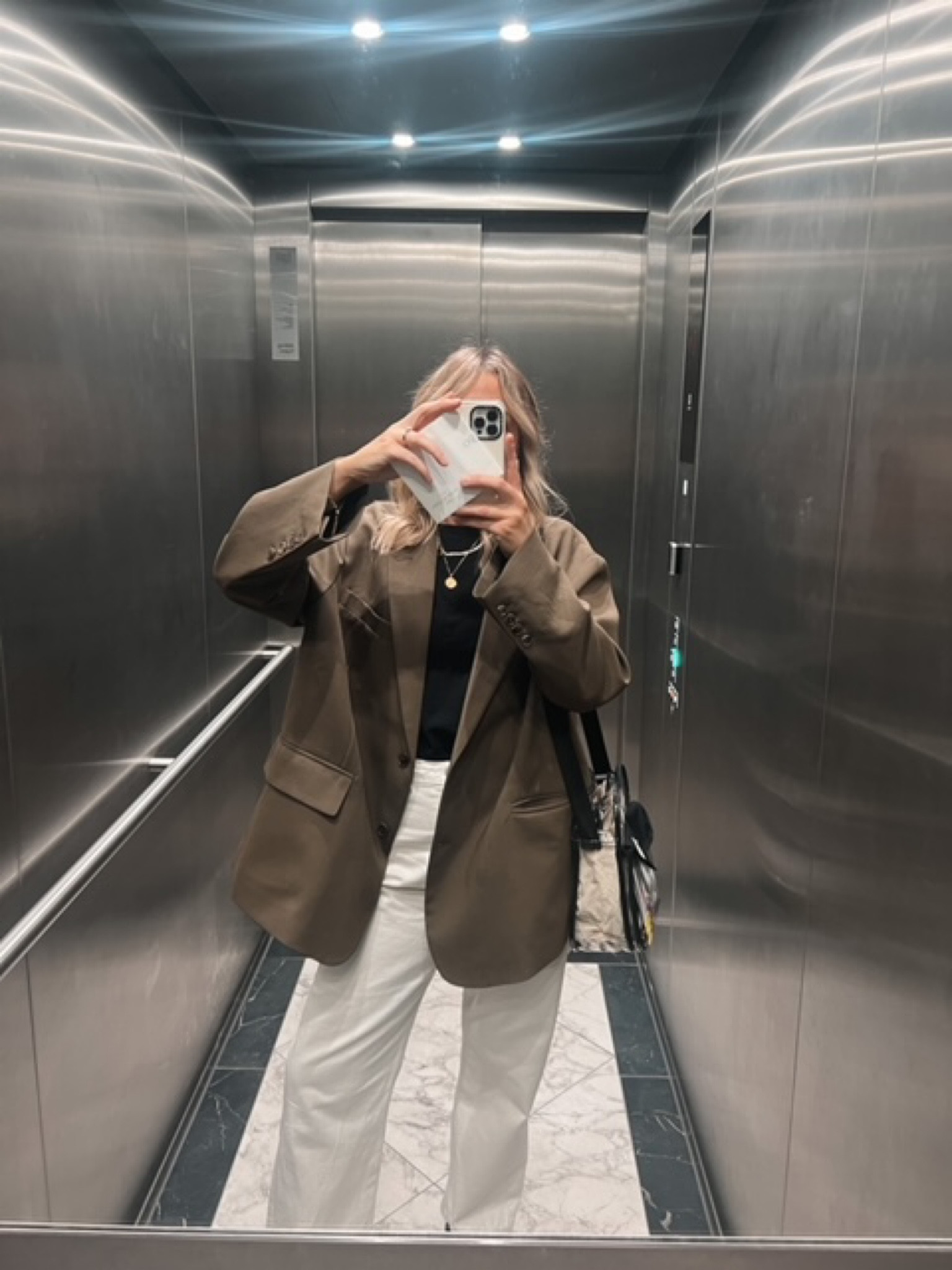 Wearing a small in the blazer. Jeans I sized up 1 inch for a looser fit. I have the blue in true to size though which also work.

Neutral outfit, neutral aesthetic, tonal outfit, black t-shirt, essential t-shirt, white jeans, straight leg jeans, brown blazer, chocolate blazer, Frankie Shop, Weekday, Arket, COS, Astrid & Miyu

#LTKSeasonal #LTKeurope #LTKstyletip