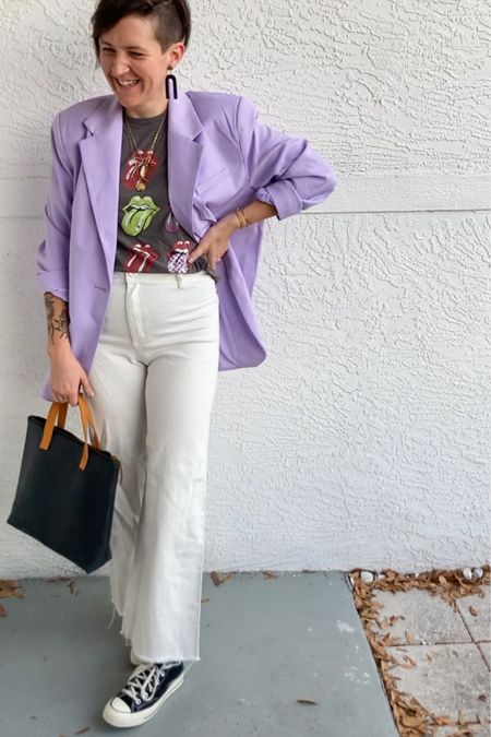 If you’re looking for a FUN pop of color to take you from winter to spring, don’t sit on this oversized blazer from Target! 

(Wearing a medium but could have done small and still been plenty oversized.)

#target #targetstyle #targetfinds #blazerlooks #casualstyle #momstyle #whitedenim #momstyleinspo #graphicteeoutfit 

#LTKstyletip #LTKunder50 #LTKworkwear