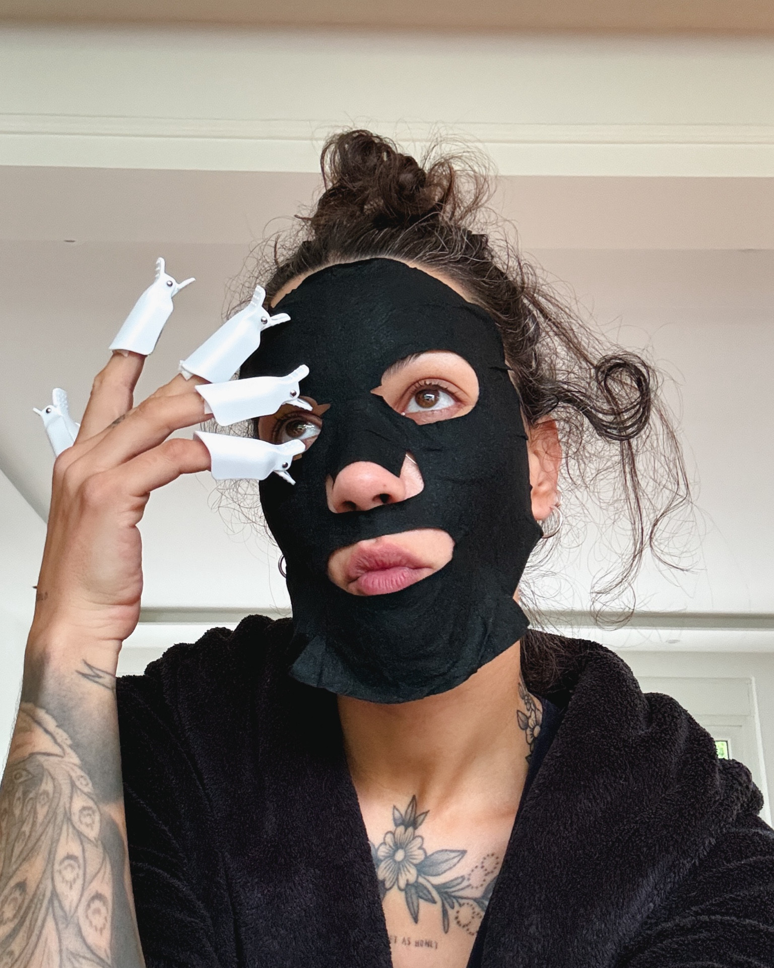 Se coucher sans se démaquiller c’est NON. Mais ça arrive. Alors c’est « non mais ça arrive »
Insta : @coline 