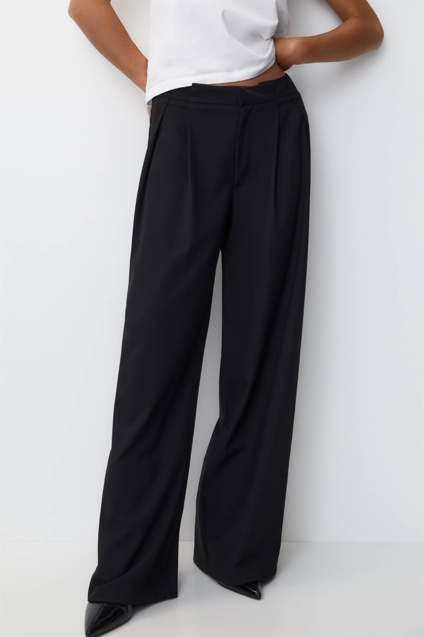 Wide-leg smart trousers | PULL and BEAR UK