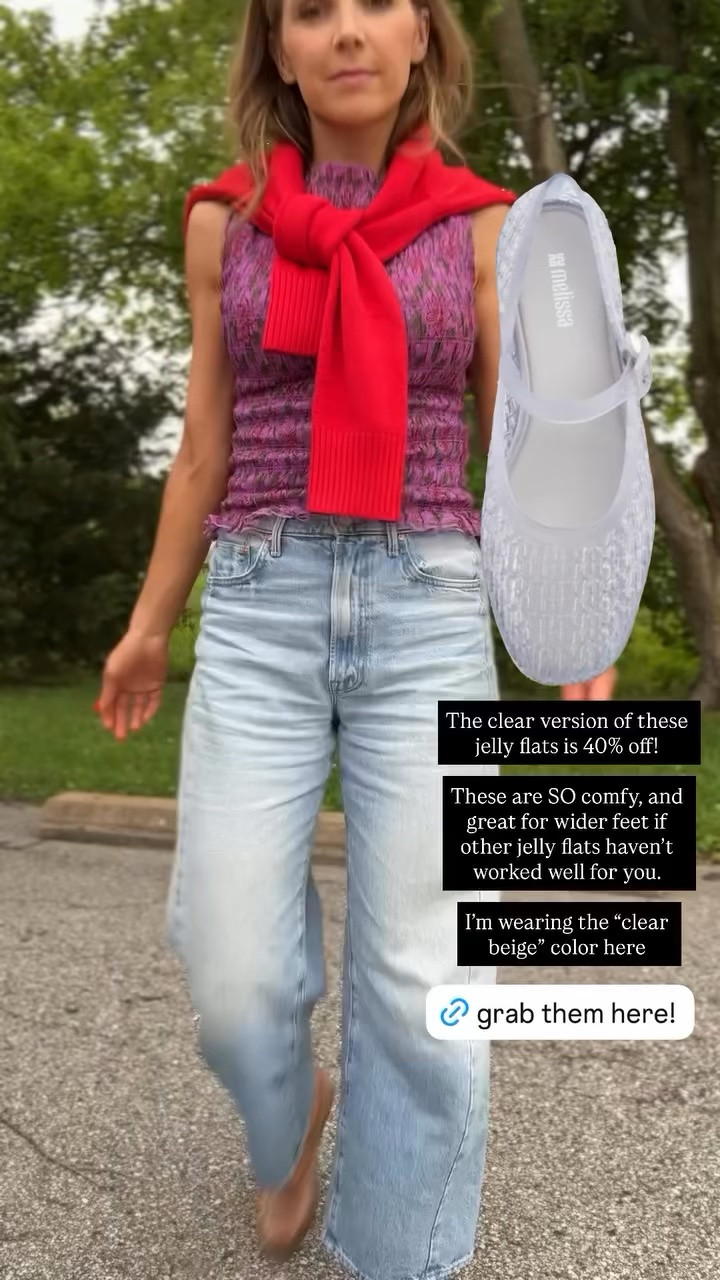 The clear version of these jelly flats are 40% off right now! Great for wider feet. ￼
