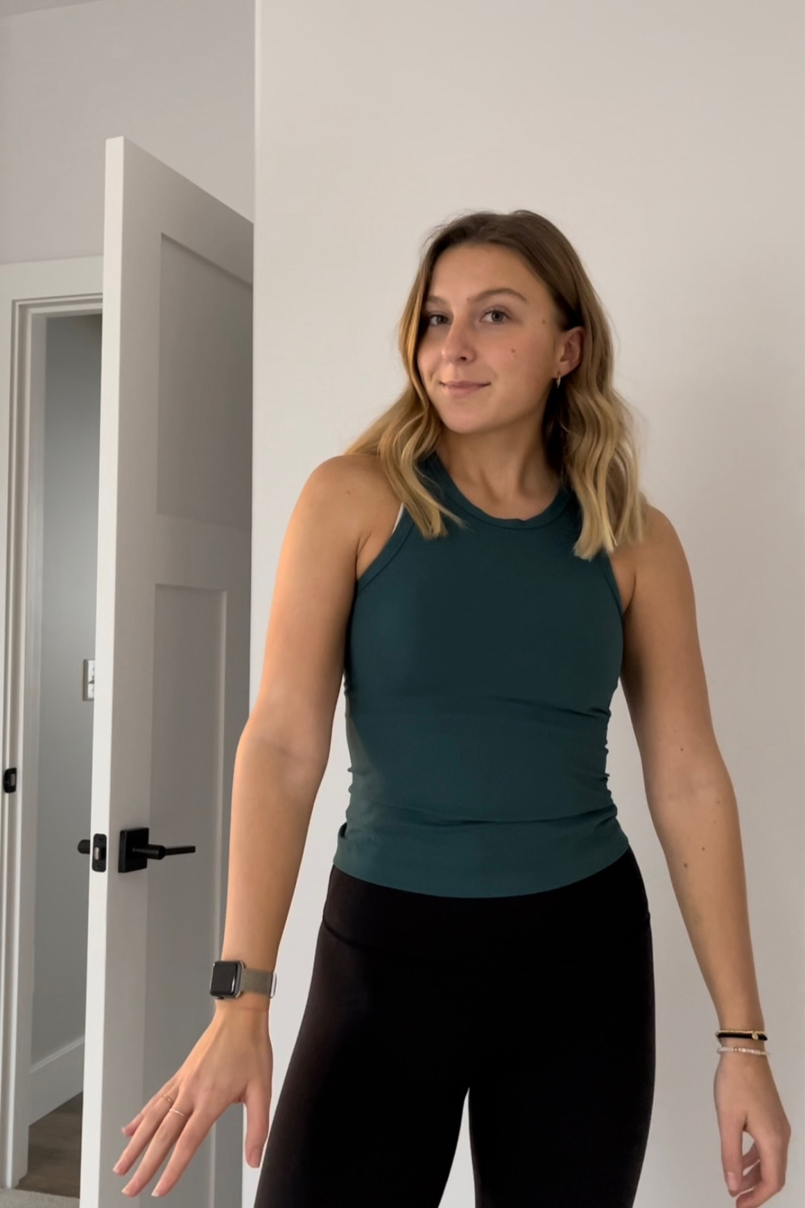 best workout tank evvvver - wearing a size 6