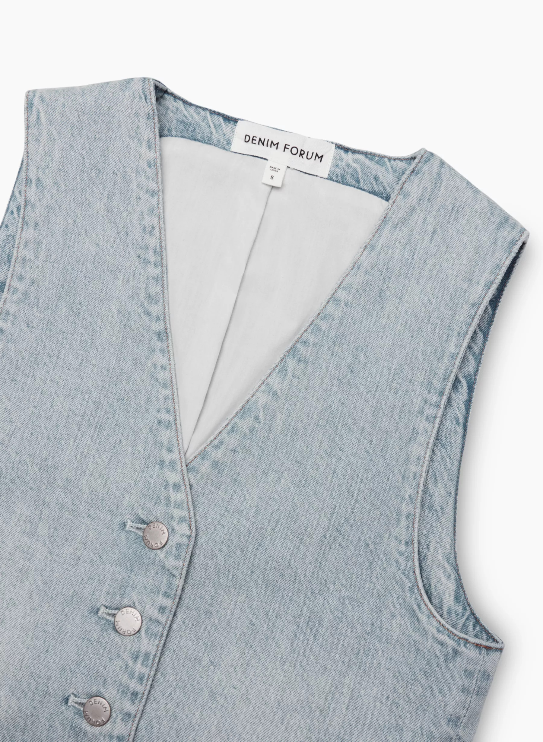 THE ‘90S BOYFRIEND DENIM VEST | Aritzia