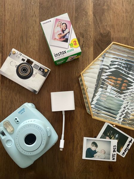 The best non-iPhone cameras to use this year to capture all those sweet memories! My instax mini is ancient but still works like a charm! And the paper shoot is my new favorite for the disposable effect 📸🎞️