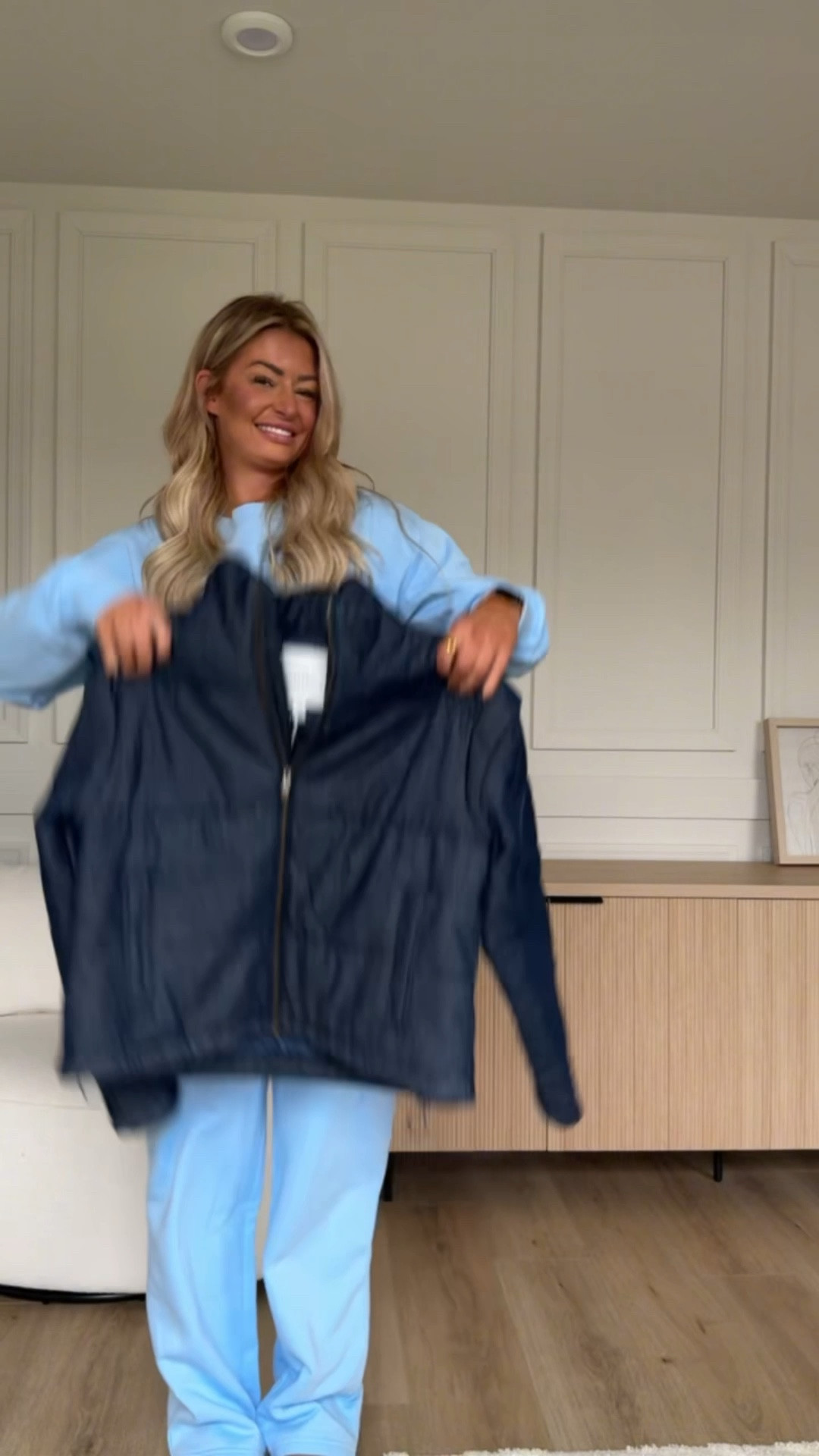  Loungewear has been all I’ve been reaching for lately! Especially during the colder months ! 

#walmart #walmartfashion #loungewear #momoutfit #comfystyle



#LTKootd #LTKgrwm #LTKFindsUnder50