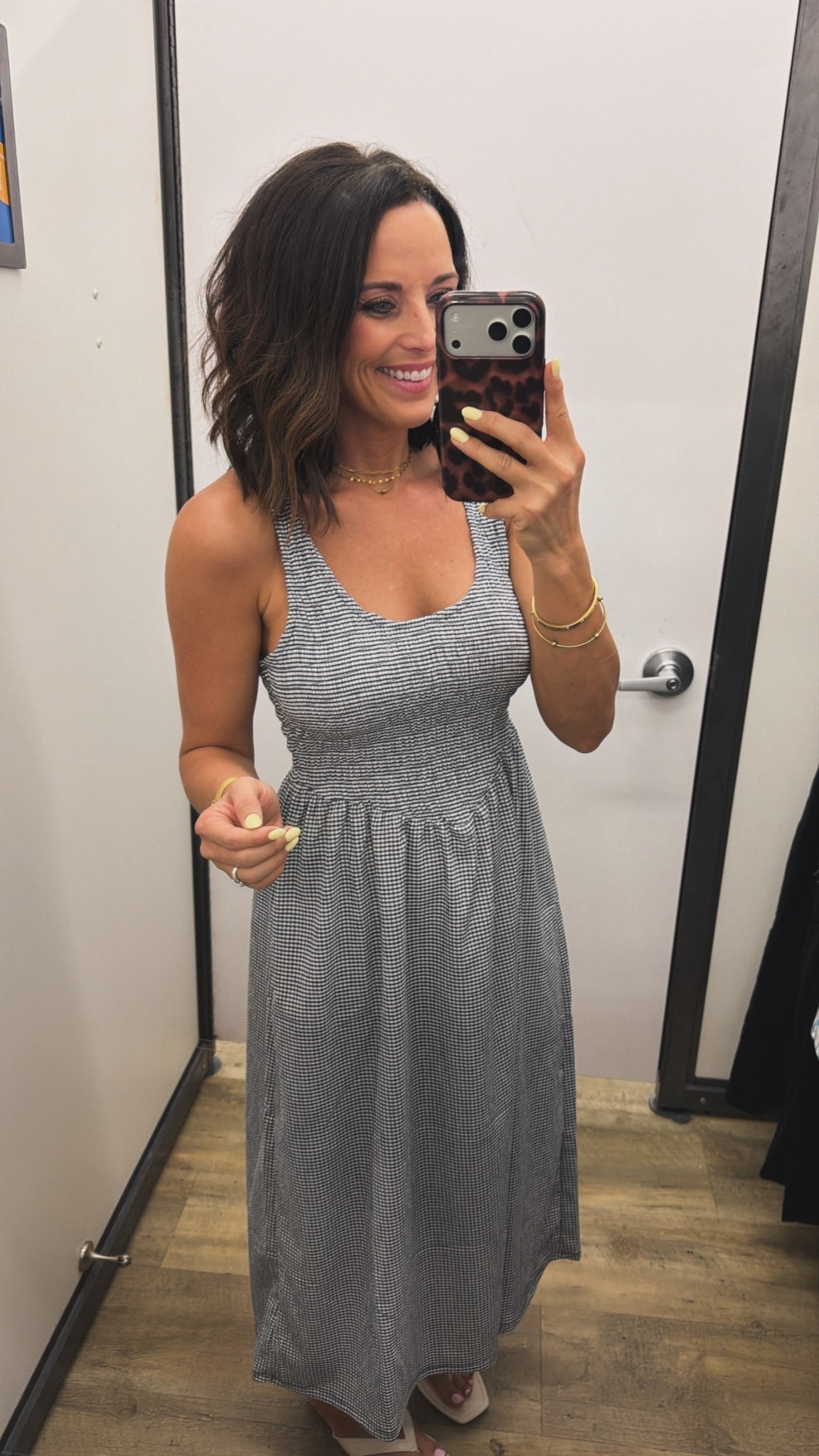 this dress is SO comfy 🤍
the smocked top + flowy fit is everything and it’s so comfy for everyday wear
gingham midi dress, smocked dress, casual summer dress, lightweight everyday dress, effortless style
wearing a x small
#targetstyle #ginghamdress #smockeddress #summerdress #casualstyle #effortlessstyle #ltkstyle #ltkfinds

#LTKPetite