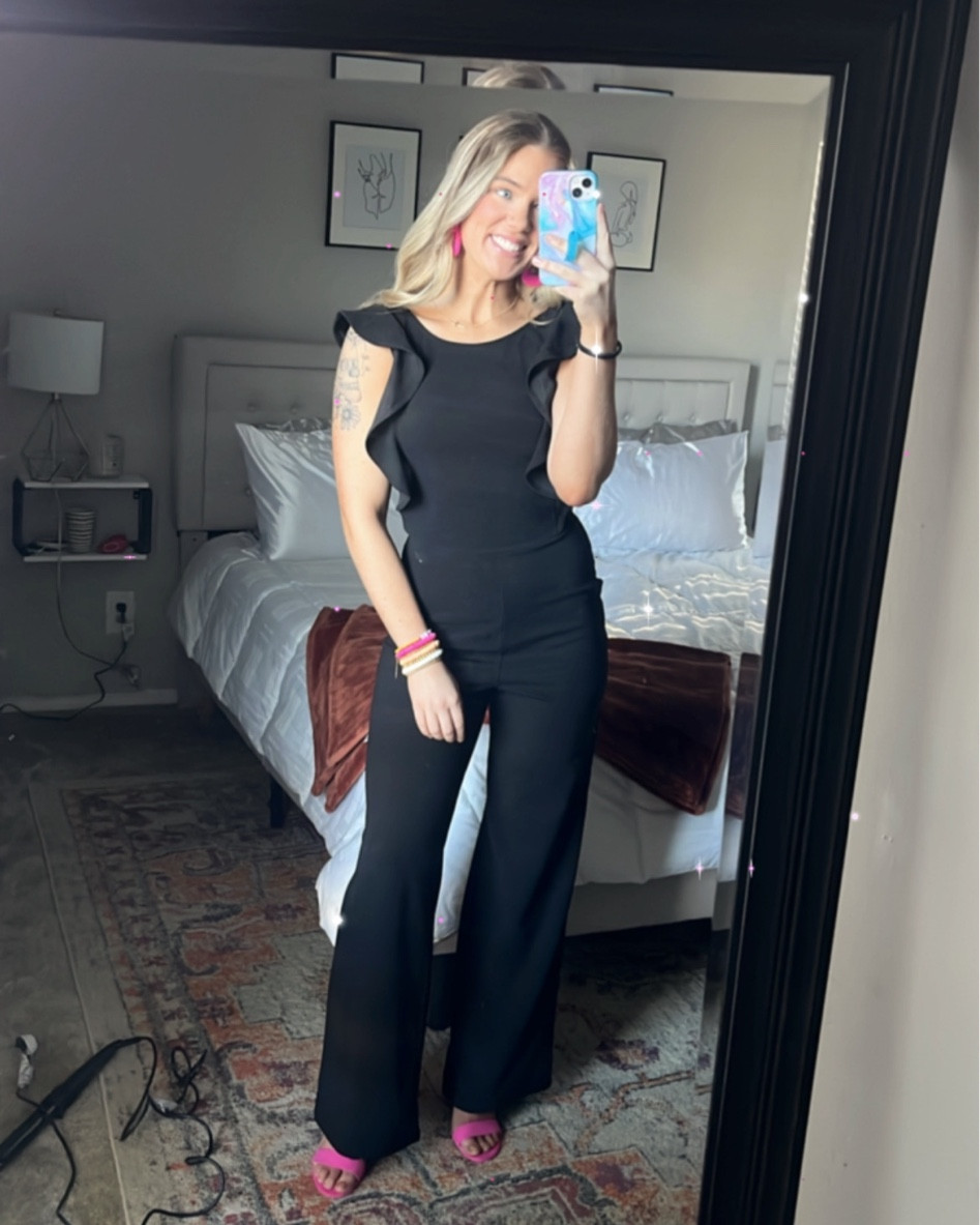 wedding guest fit 🤌🏽

wedding. wedding guest. lulus. black jumpsuit. black tie  