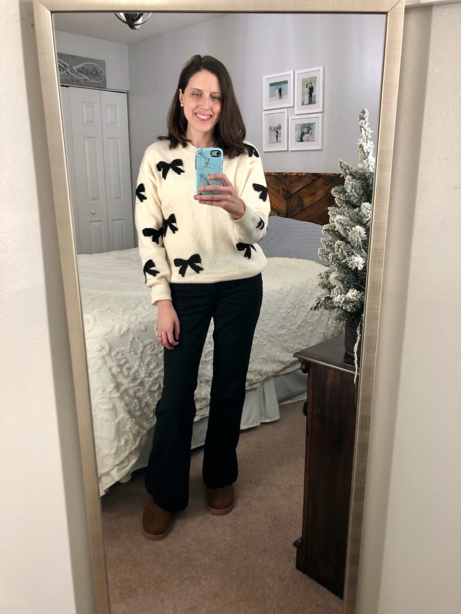 Christmas bow sweaters 🎀

#LTKSeasonal #LTKootd #LTKHoliday