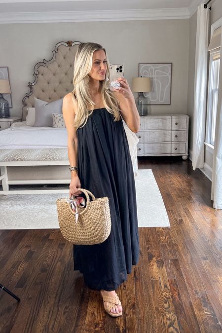 This flowy dress is super comfortable and will be perfect for a spring break or beach trip. it’s very oversized so it’s definitely bump friendly.  I ordered my usual size 

bumpfriendly dress, maxi dress, flowy dress, black dress, spring dress, summer dress  , casual dress 


#LTKstyletip #LTKtravel #LTKSeasonal