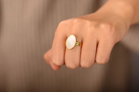 Gold Mother-of-pearl Ring Large Shell Ring Vintage Ring | Etsy | Etsy (US)