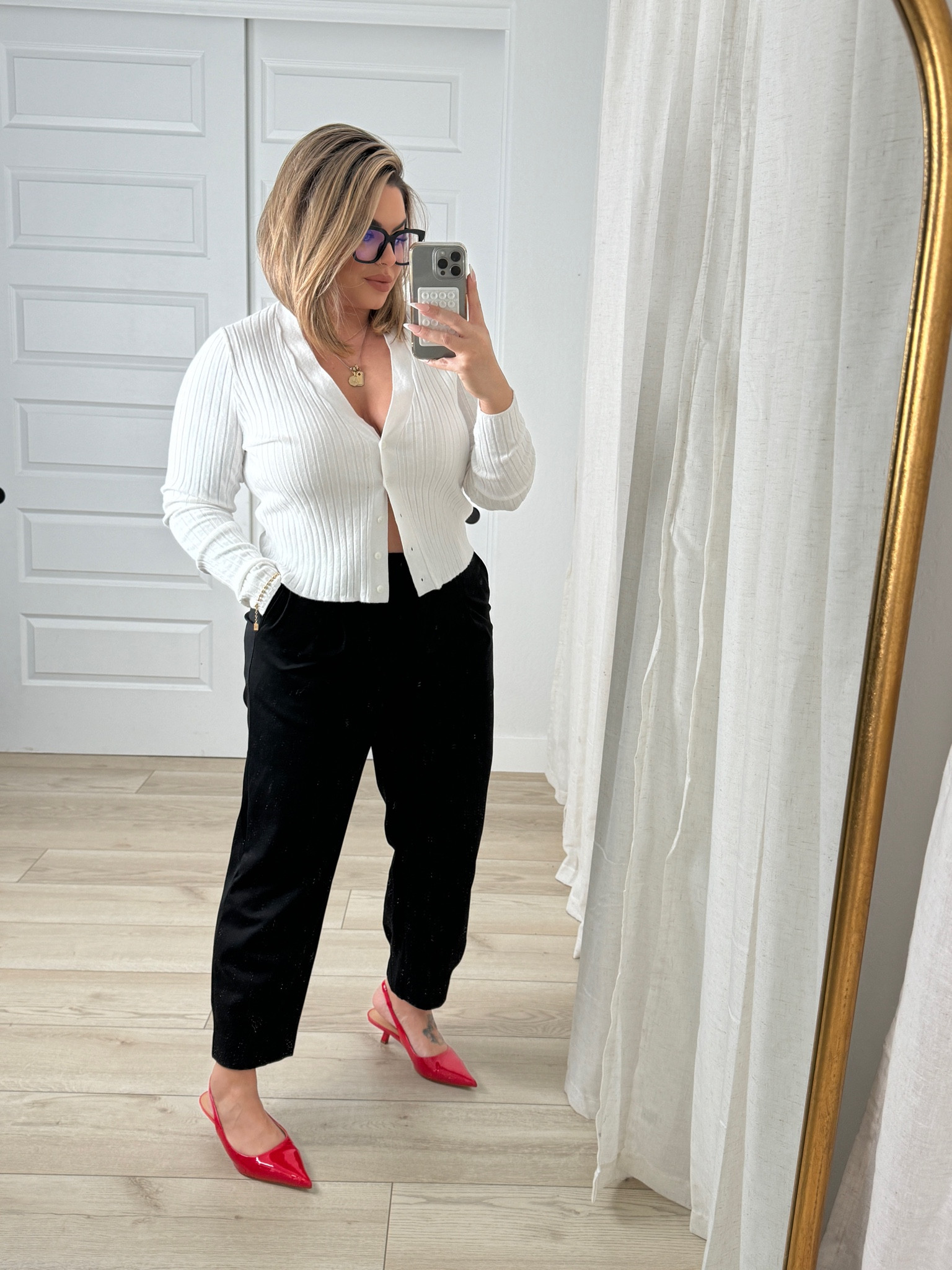 Top xxl 
Pants xl 
Shoes tts 


#LTKmidsize #LTKworkwear #LTKfindsunder50