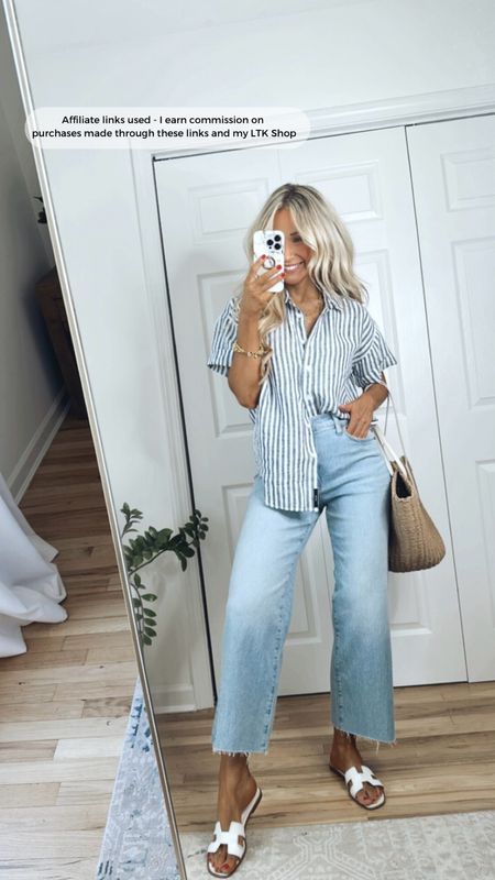Casual summer outfit idea
Blue striped button up shirt
Madewell jeans 