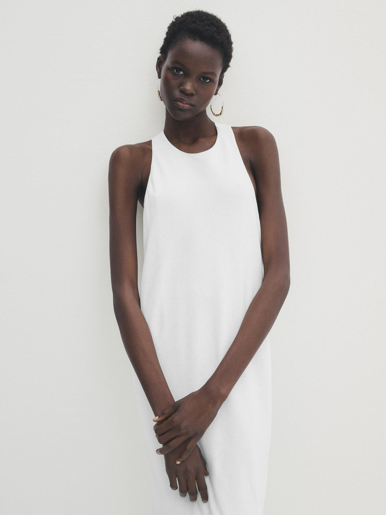 Baumwollkleid mit U-Ring am Rücken | Massimo Dutti DE