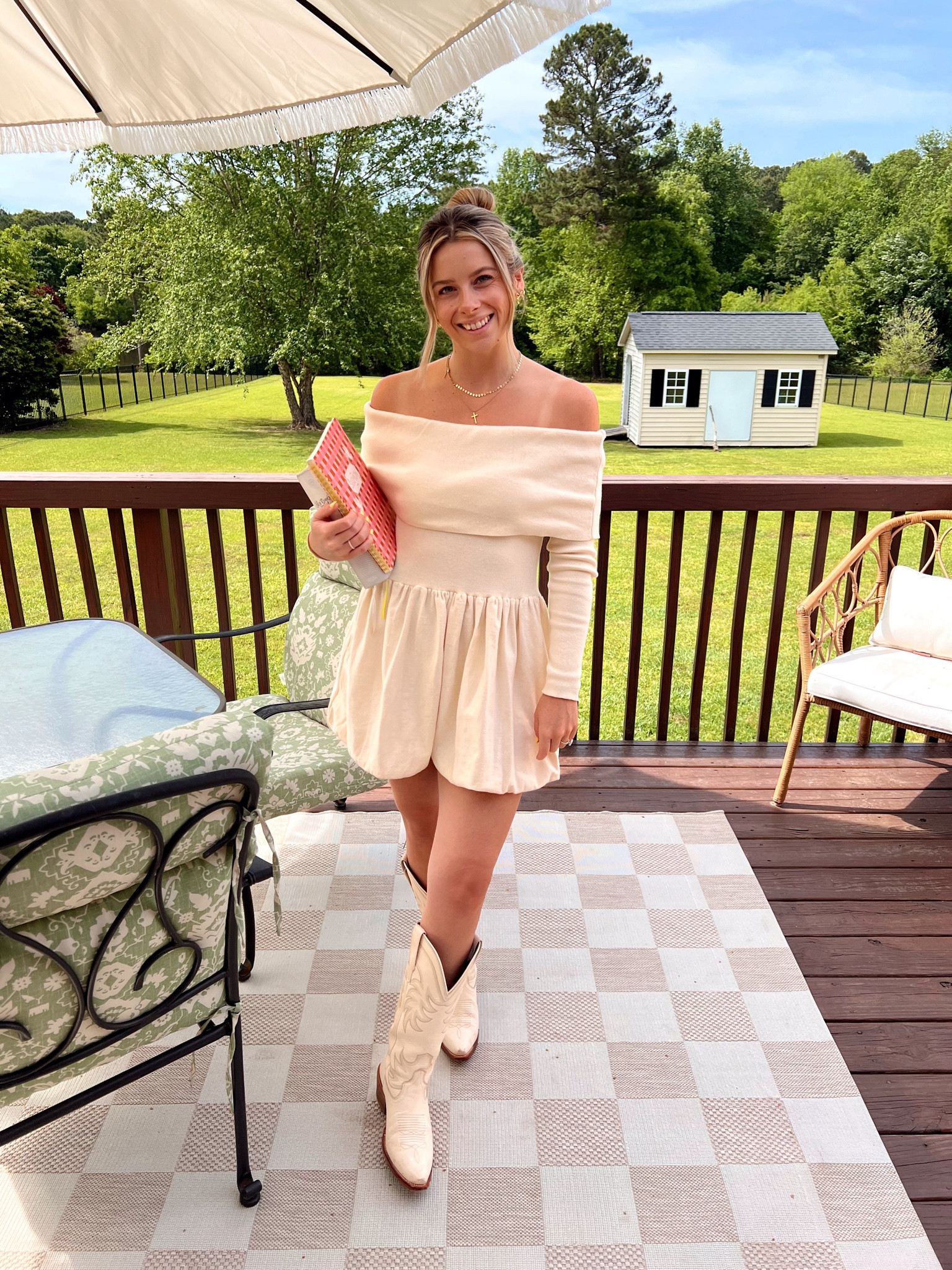 Size small in this sweater dress! Sooo affordable 

#LTKFindsUnder50 #LTKStyleTip