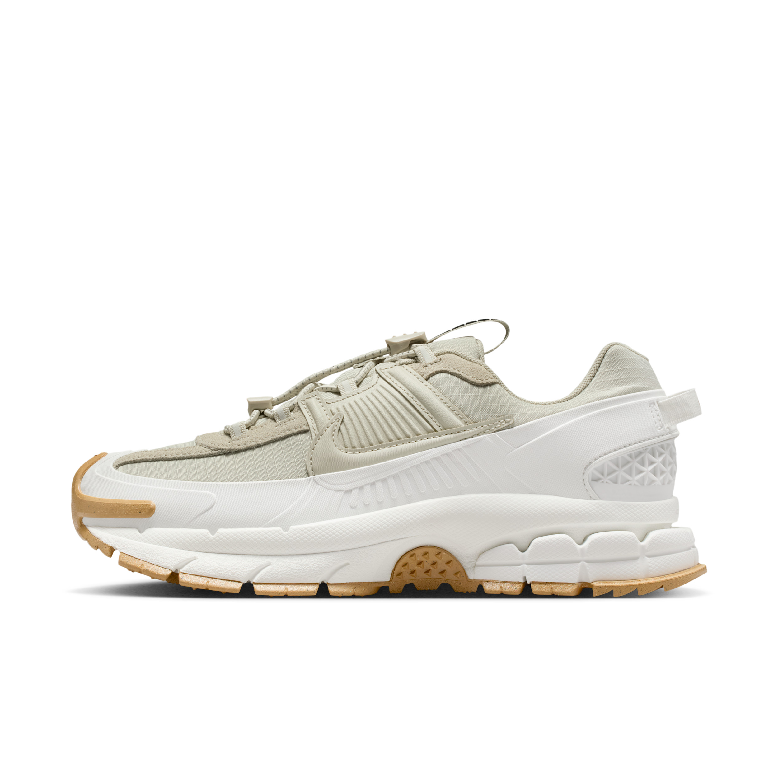 Nike Women's Zoom Vomero Roam Winterized Shoes in White | HQ2181-100 | Nike (US)