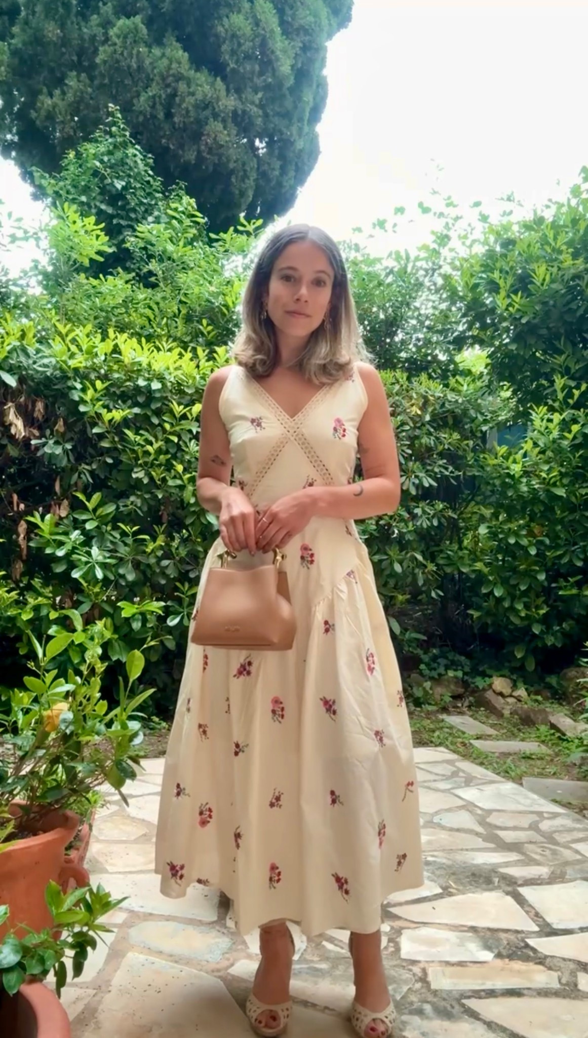 Dinner + a ‘Fit: La Grotte & L’Olivier in Roquebrune Village, France 🫒

Dress: Cider
Bag: Cult Gaia
Shoes: Nina
Earrings: BaubleBar 

#LTKPetite #LTKTravel #LTKSummerEdit