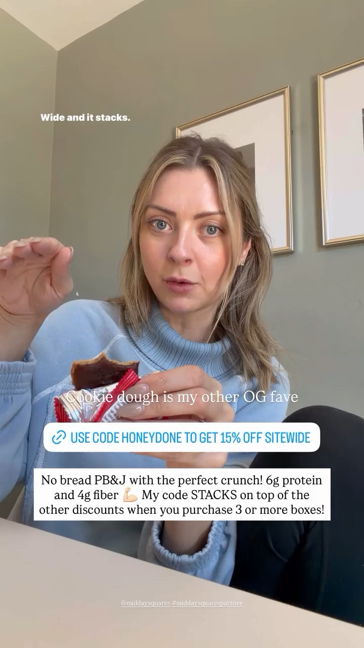 @middaysquares #middaysquarespartner No bread PB&J with the perfect crunch! 6g protein and 4g fiber 💪🏻 My code STACKS on top of the other discounts when you purchase 3 or more boxes! Cookie dough is my other OG fave