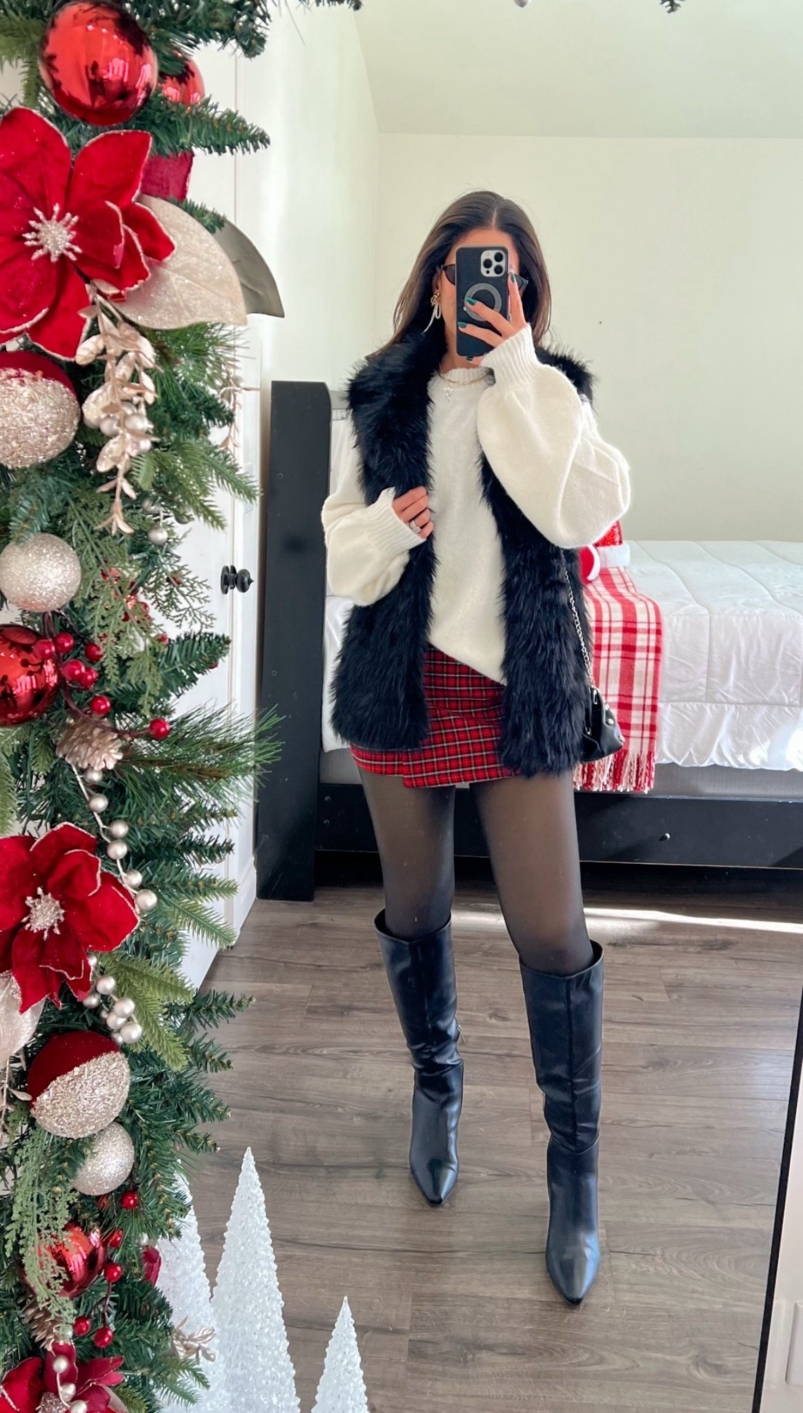 Last minute Holiday outfit idea 

#LTKootd #LTKHoliday #LTKFindsUnder50