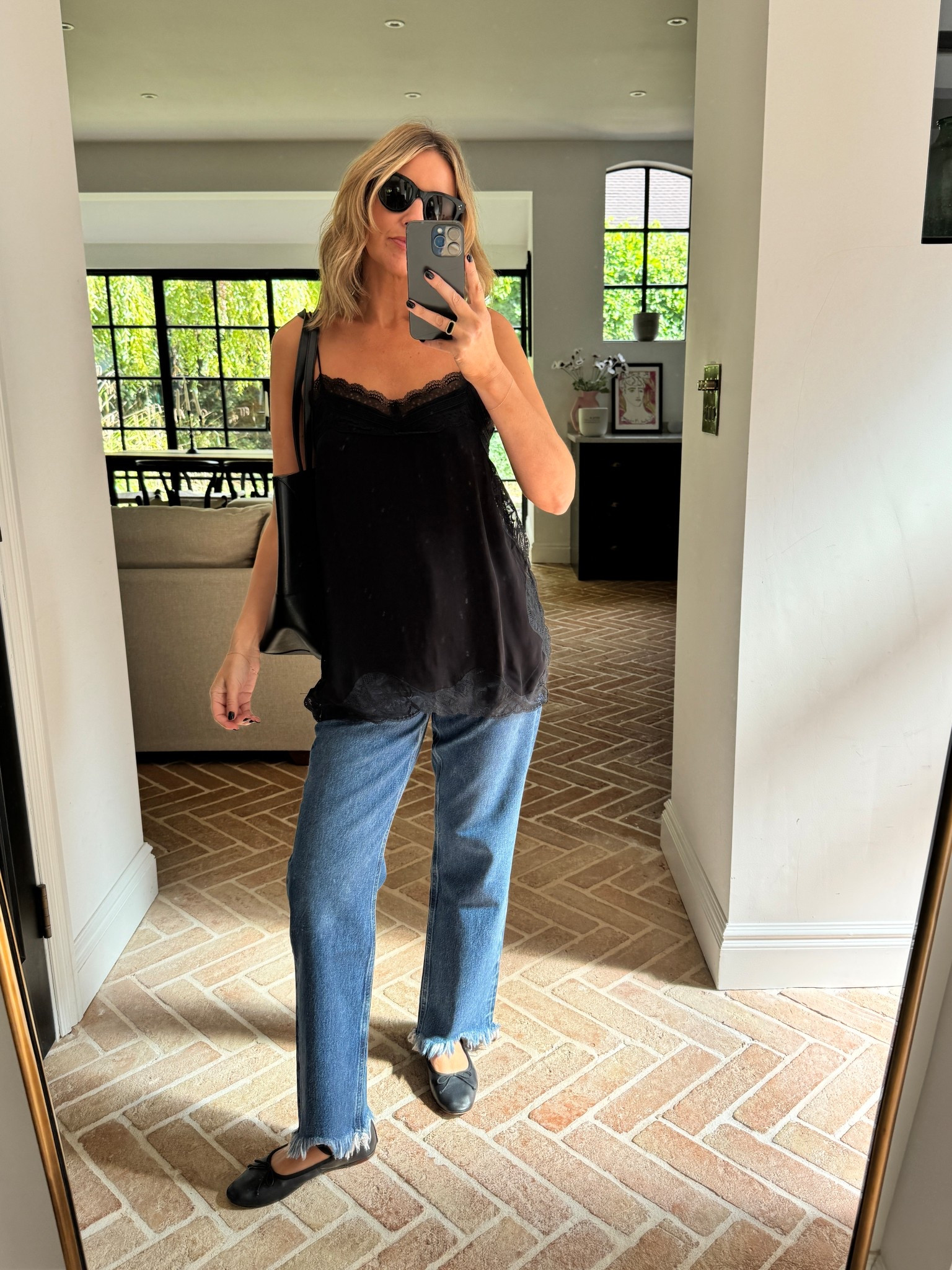 Zara Lace Top + Jeans + Flats 

Fall | Date Night | Ballet flats | Autumn | Autumnoutfits | Bag | City | 

#LTKuk #LTKautumn #LTKdatenight