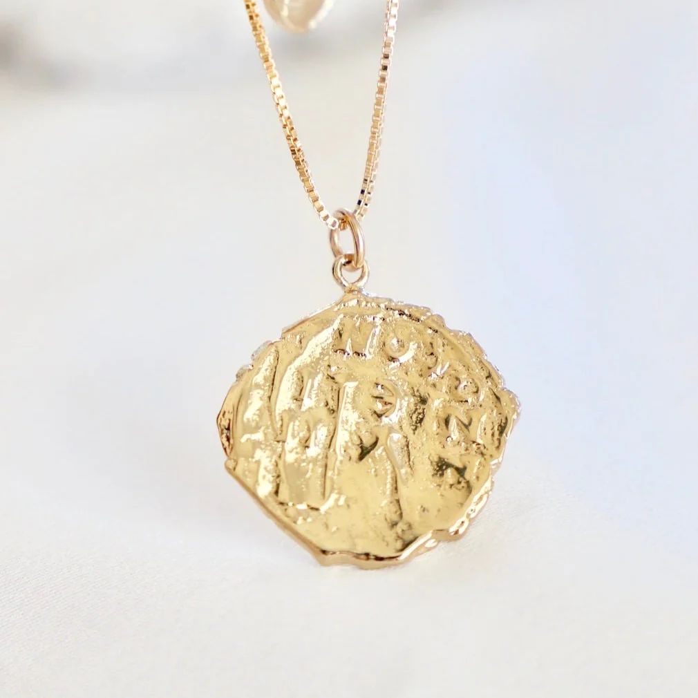 Veda Gold Coin Necklace | LIV & Company