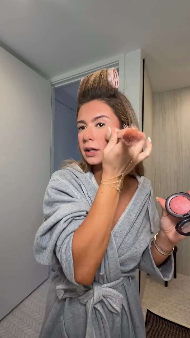 friday night grwm 💄💋👛🪞 

 