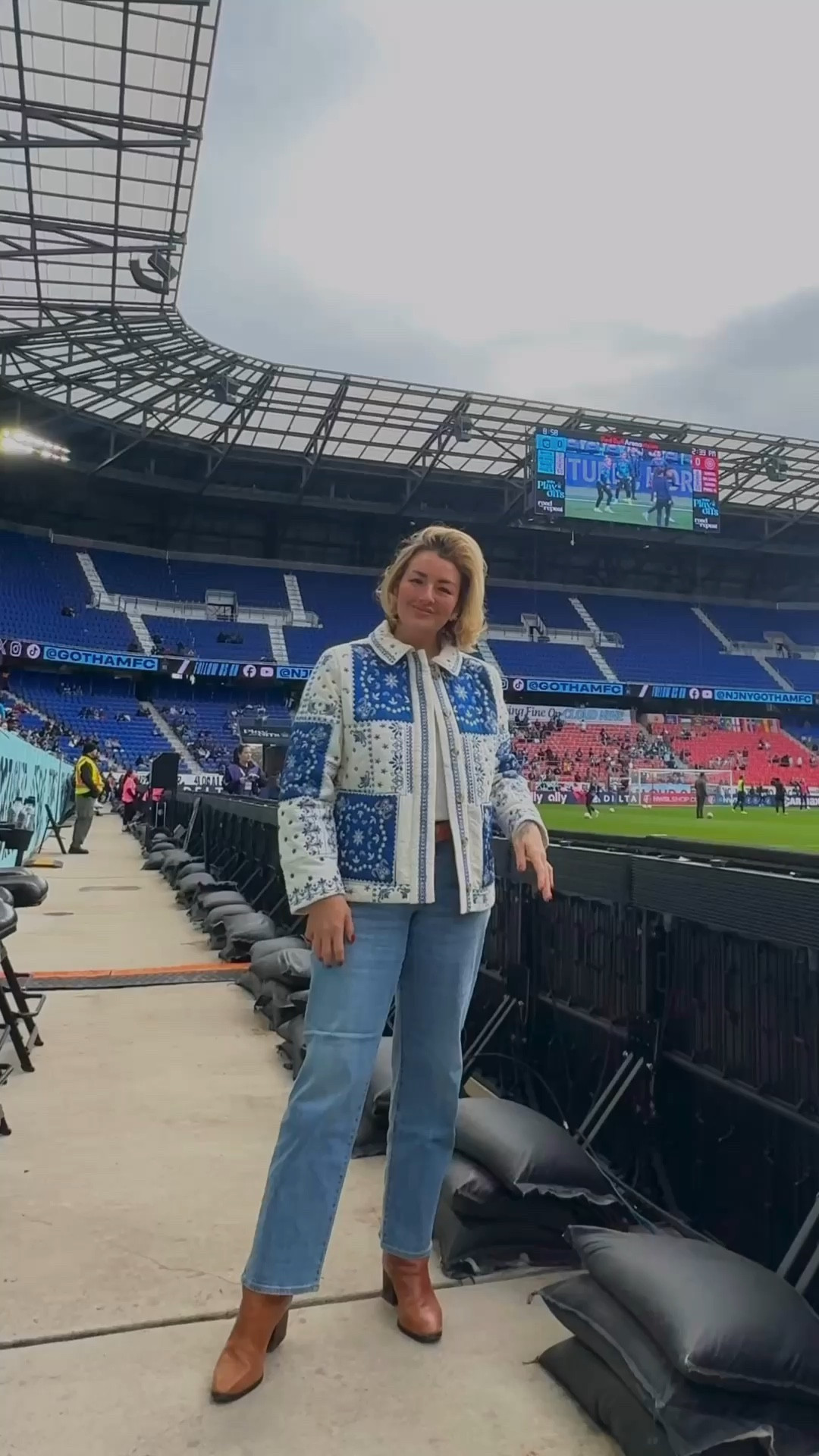 Everyone watches women’s sports 🫡

#LTKStyleTip #LTKVideo #LTKMidsize