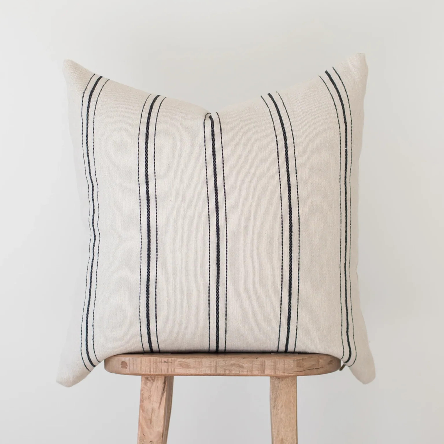 Ollie - 22" | 26" Moroccan Pillow Cover | Woven Nook