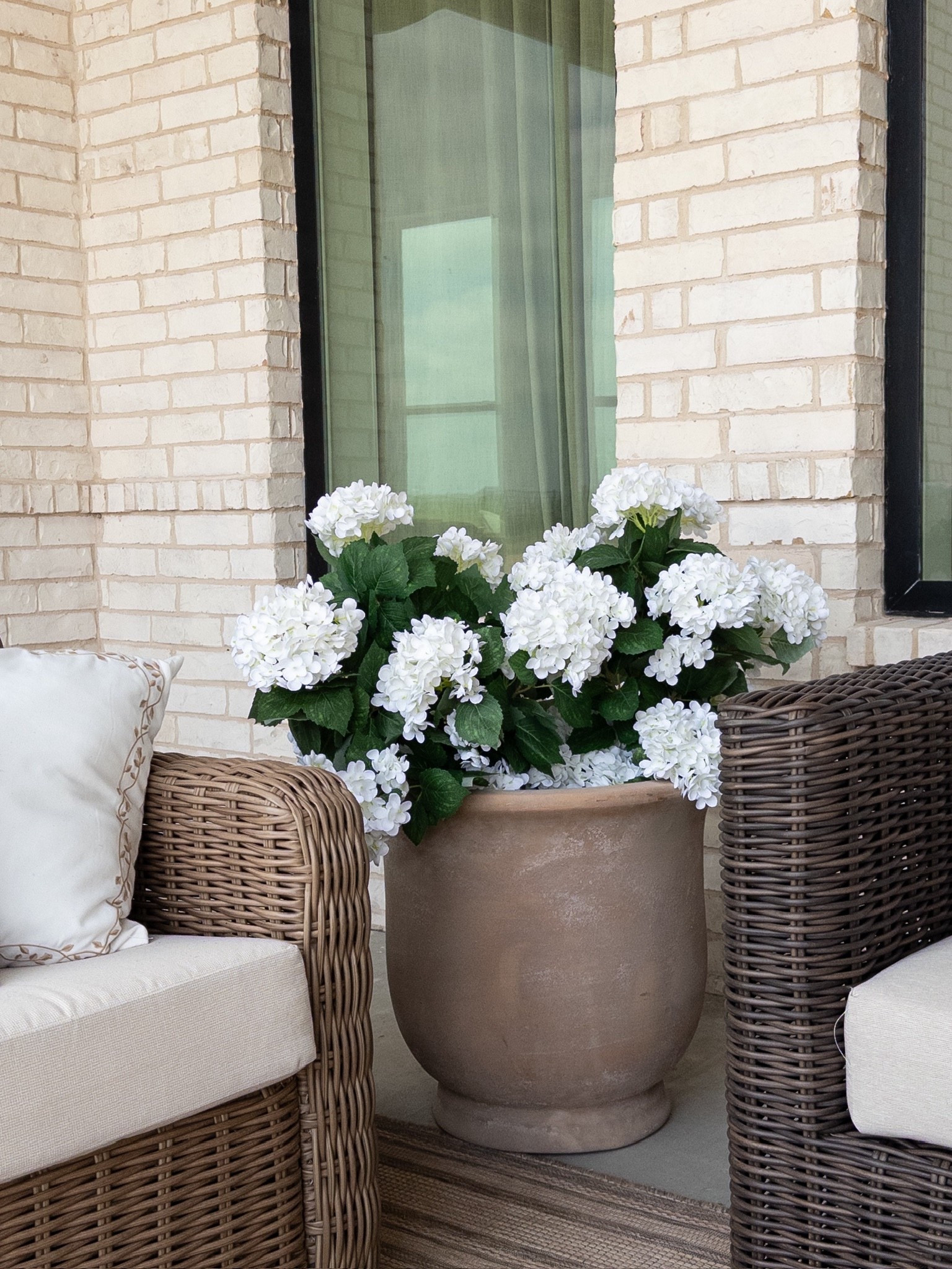Patio inspo!

spring patio, summer patio, patio inspo, outdoor living 

#LTKHome #LTKSeasonal