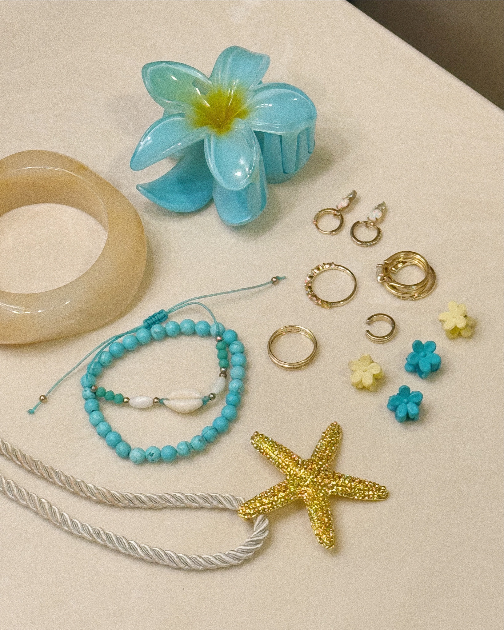 Epcot accessories 

#LTKStyleTip #LTKFindsUnder50 #LTKTravel