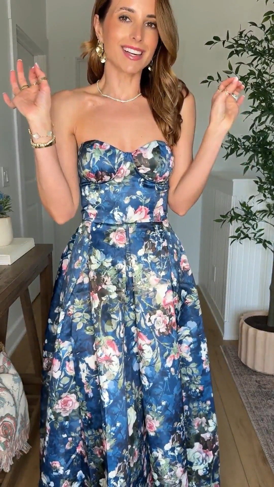 Spring wedding guest dresses. Summer wedding guest dresses. Baby shower dresses. Wedding shower dresses. Spring event dresses. Summer event dresses. Destination wedding. Wearing smallest size. 