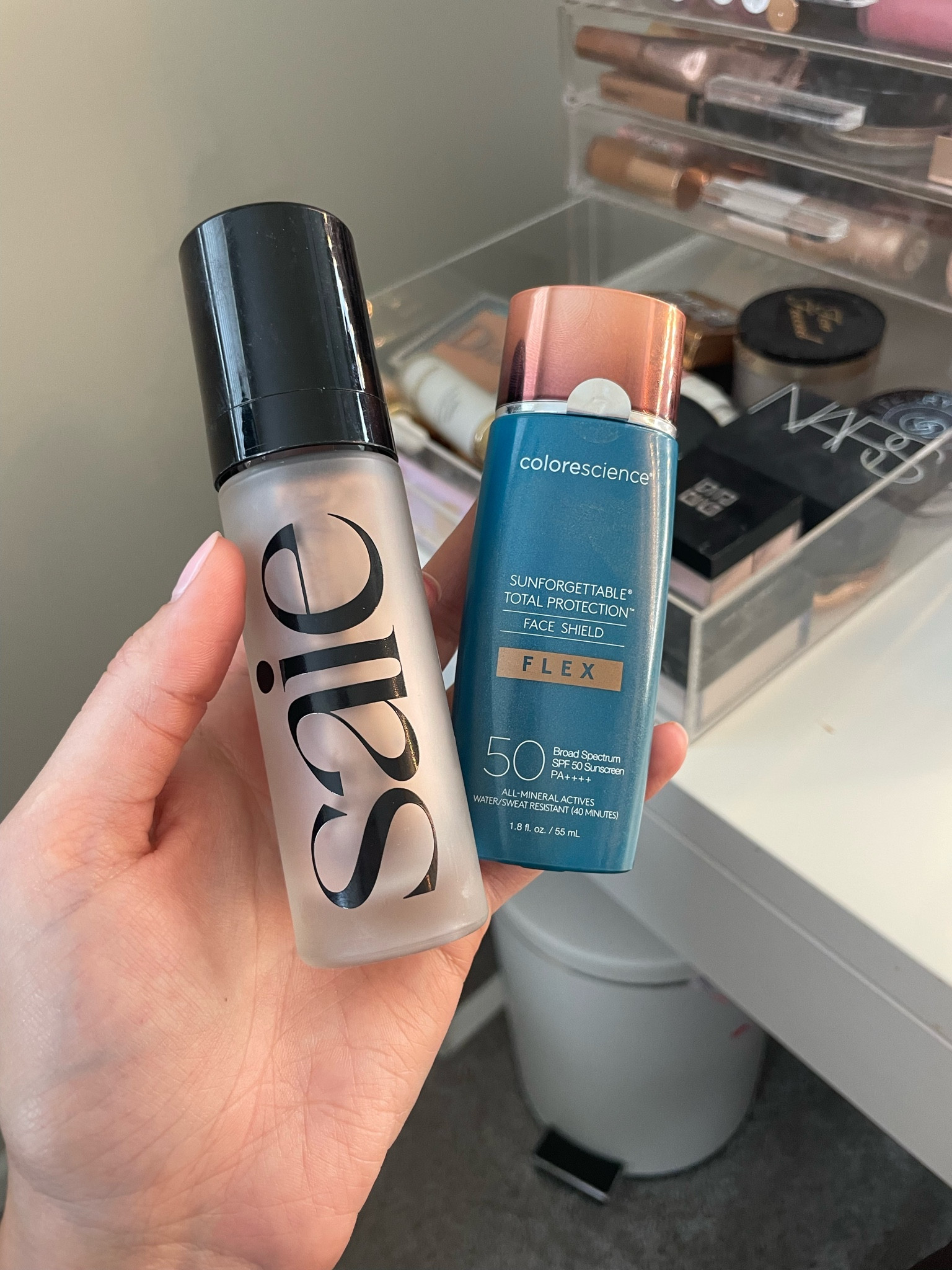 Color flex shade medium 
Saie - color sun glow 