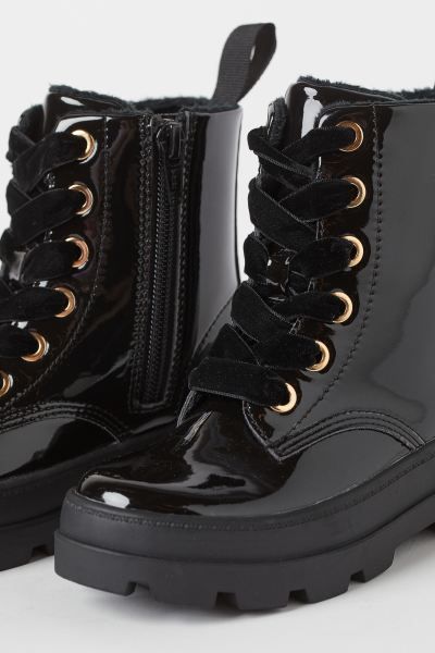 Warm-lined Boots
							
							$29.99 | H&M (US + CA)