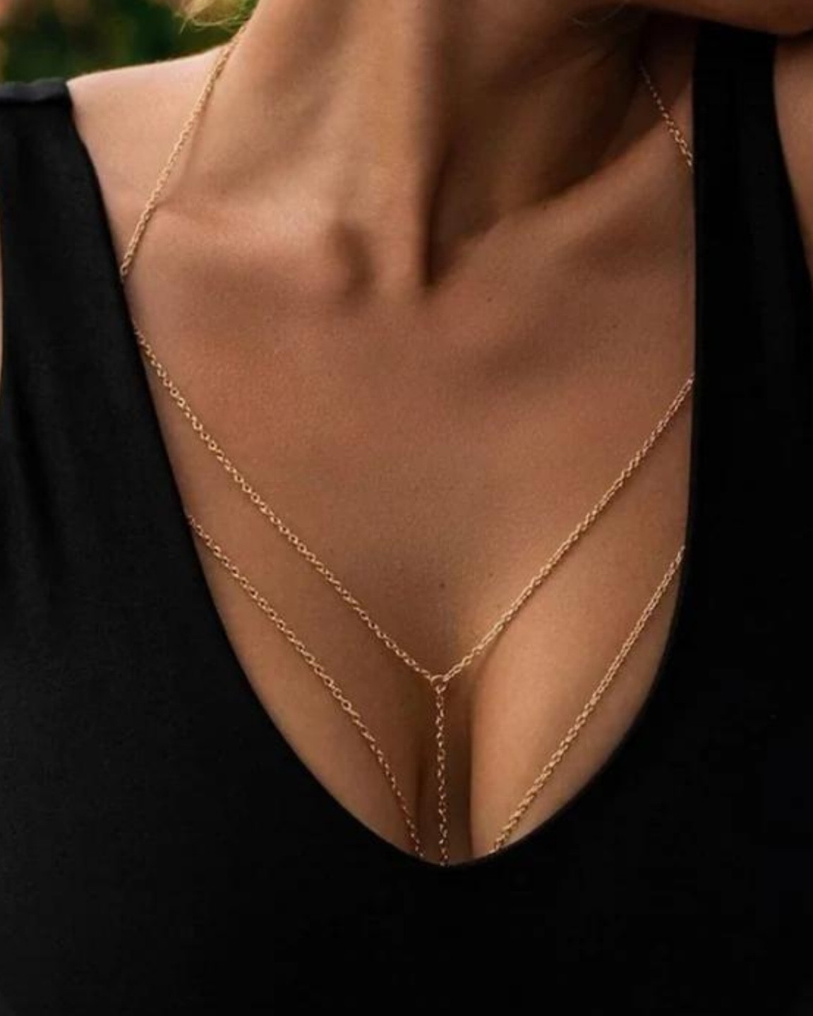 Bijou de poitrine pour sublimer un décolleté 

#LTKSeasonal #LTKwedding #LTKeurope