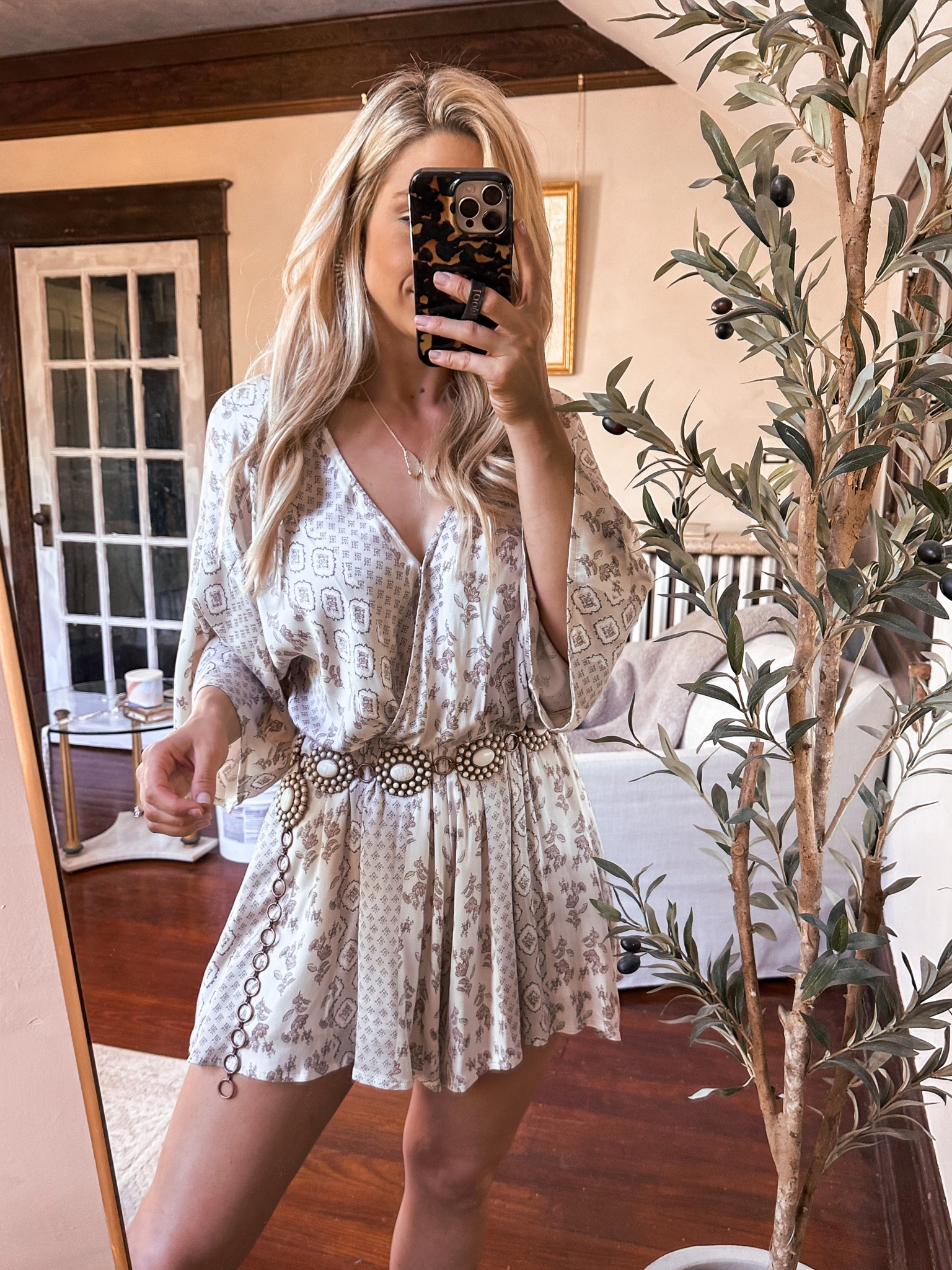 Gorgeous and soft paisley romper, has a western vibe! So does the belt!
Wearing size M
Country concert outfit idea


#LTKSeasonal #LTKFind