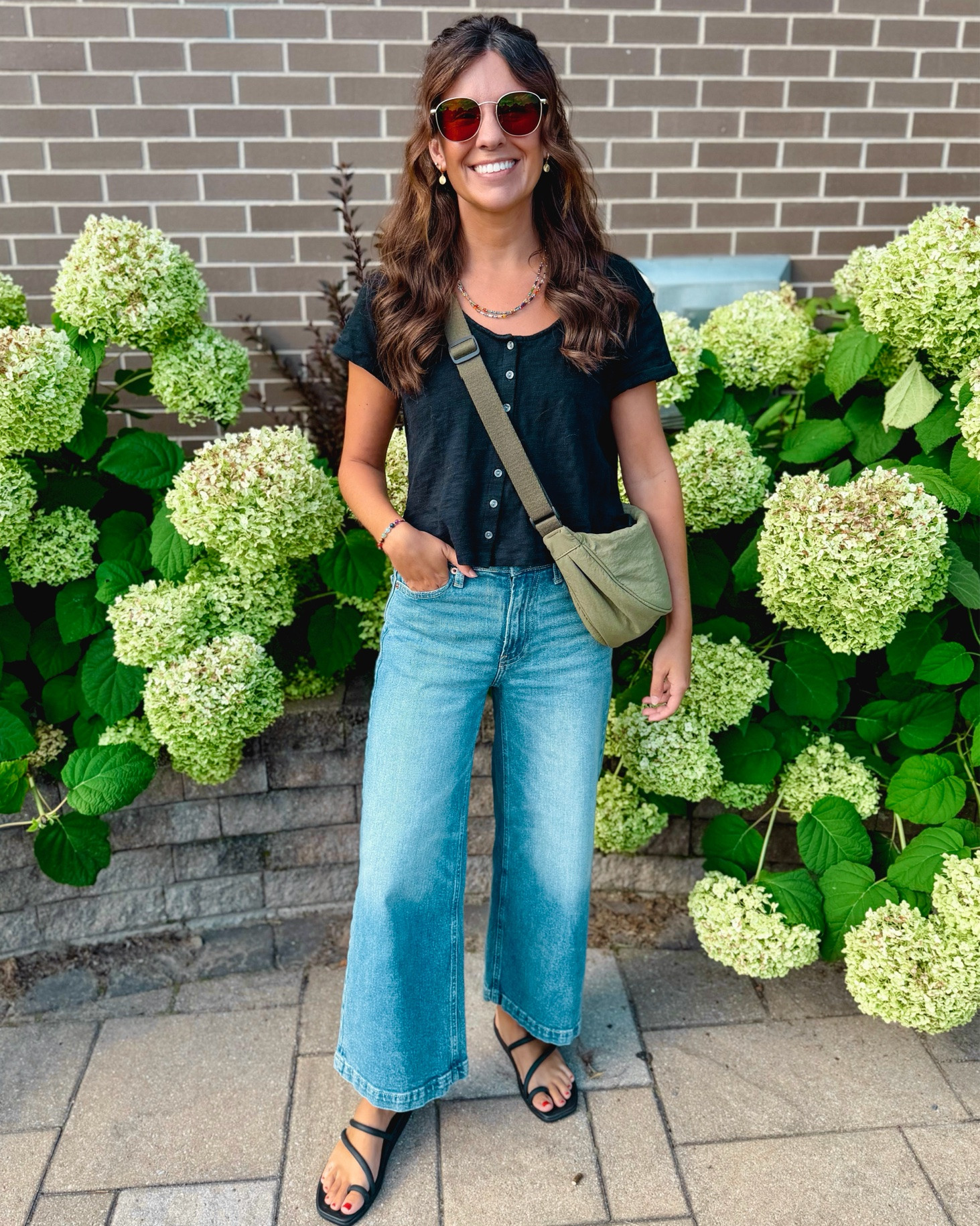 Monday mom style🖤

Xs in my top (100% cotton!), 24 short/petite in my jeans (medium indigo wash) and 6 in my croc sandals. My bag is older so linked similar.

#LTKPetite #LTKSeasonal #LTKootd