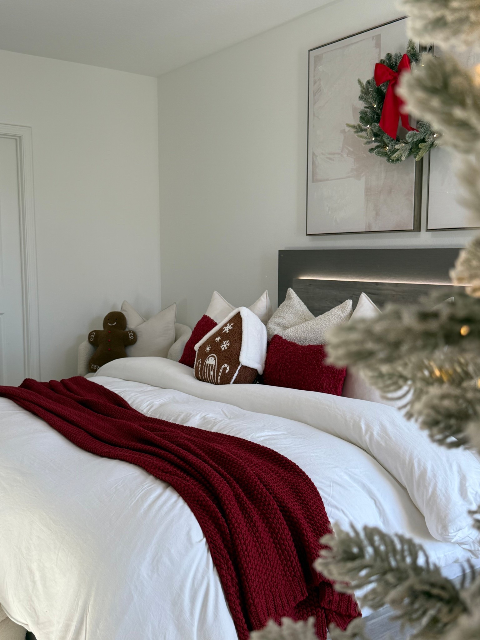 Xmas bedroom 🎅🏼♥️🌨️  — The rest of the items are linked on my Amazon Storefront🔗
