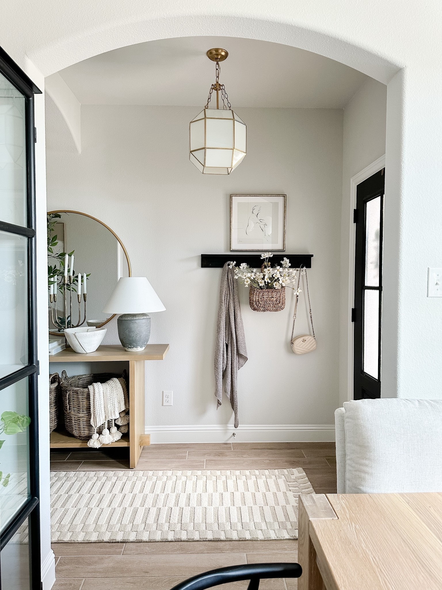Entryway design inspo

#LTKFindsUnder50 #LTKHome #LTKmomlife