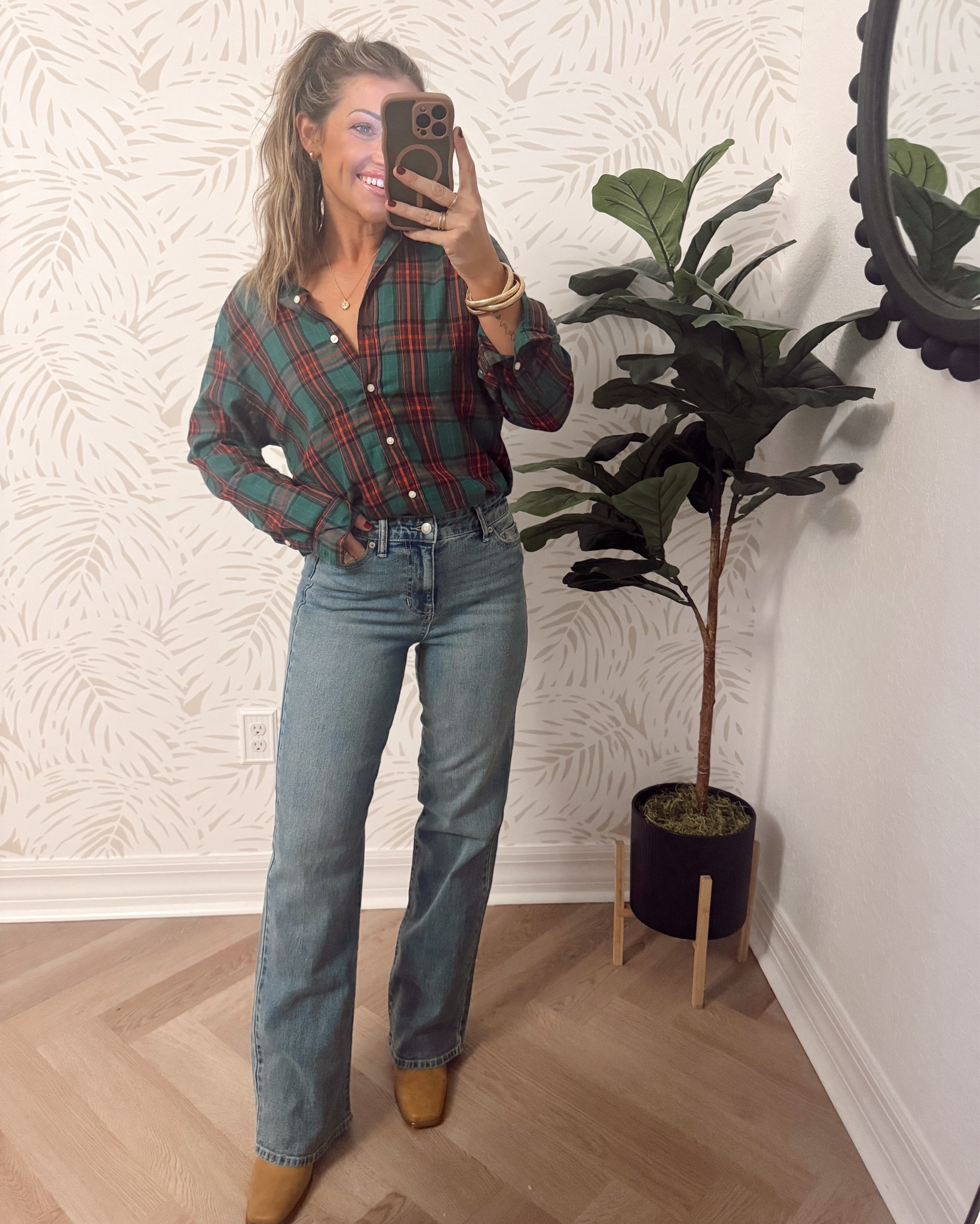 Don’t miss out on these!! PS: they hug and lift your booty soooo good, too. 👏🏻🤌🏻 and they don’t even feel like denim!! Available in short, regular and long. I’m in regular length. RUN!! 👖⭐️⭐️⭐️⭐️⭐️
I’m 5’4, wearing XXS. I went down 2 sizes for this fit! I also own them in my true small, which is a superrr baggy fit. I suggest going down at least one size for a relaxed fit! Down 2 for a fitted look. Your true size for an ultra baggy fit.
#walmart #affordableoutfits #walmartfashion #jeans 

