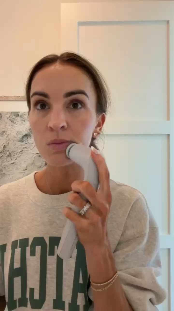 The most magical wand for sculpting your face ✨