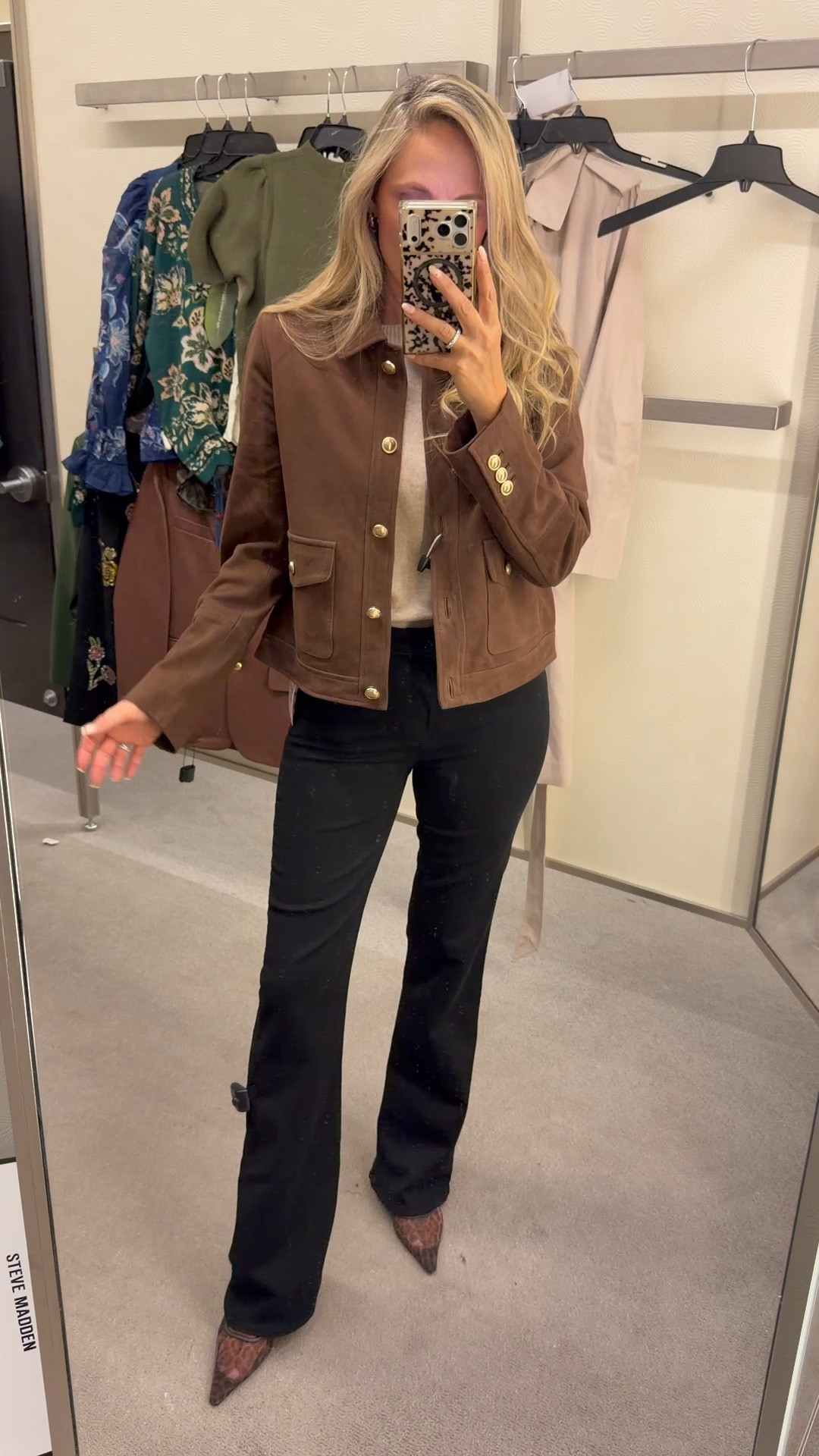 Gorgeous NSALE OUTFIT 🎉 obsessed with this Brown sleek blazer jacket and gorgeous high-rise flare black denim. Everything fits true to size.

#LTKSaleAlert #LTKTravel