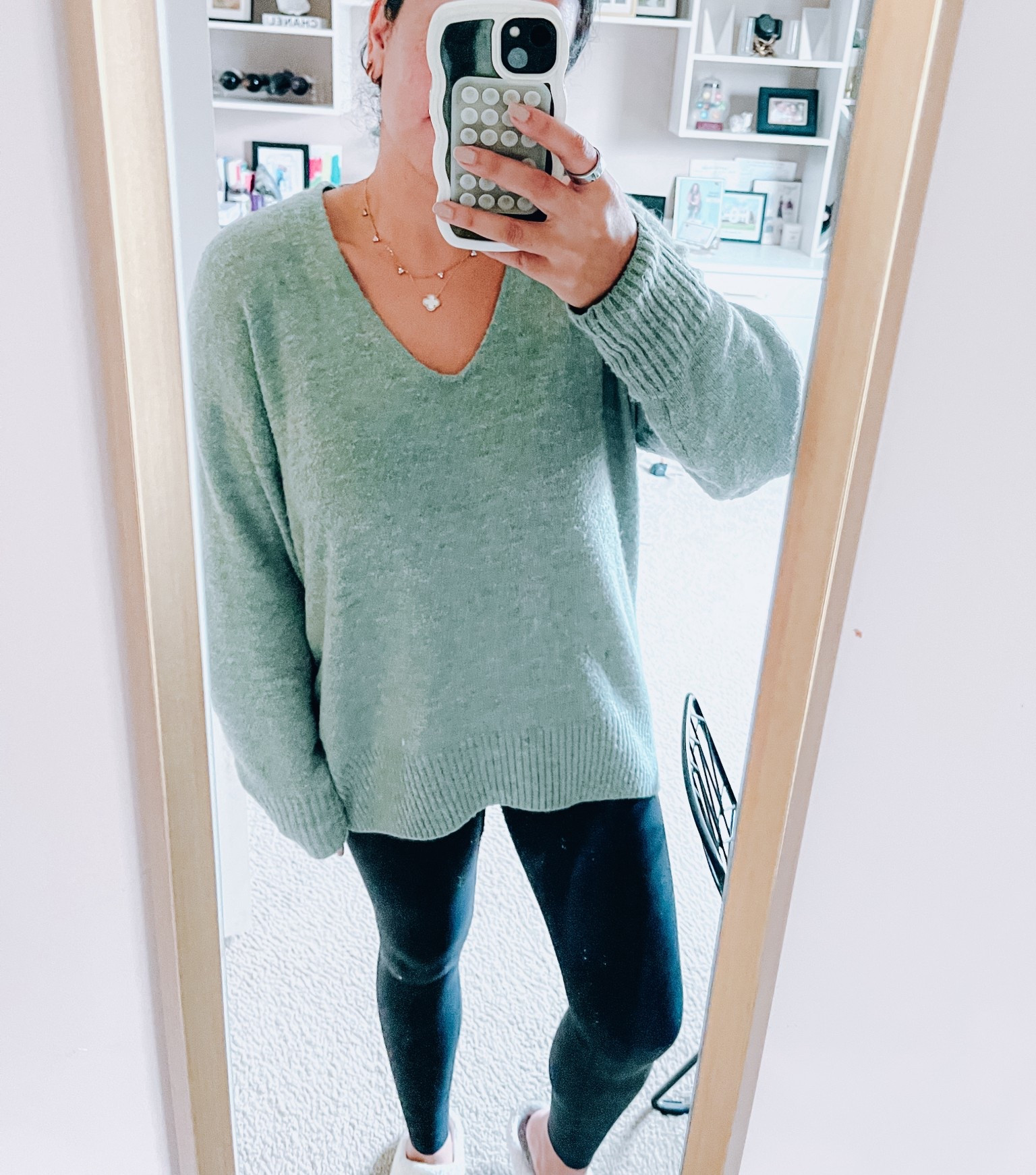 Mint oversize v neck sweater
Zella leggings
Casual style
Oversized sweater +
Leggings
Mom life ootd


#LTKootd #LTKdayinmylife #LTKmomlife