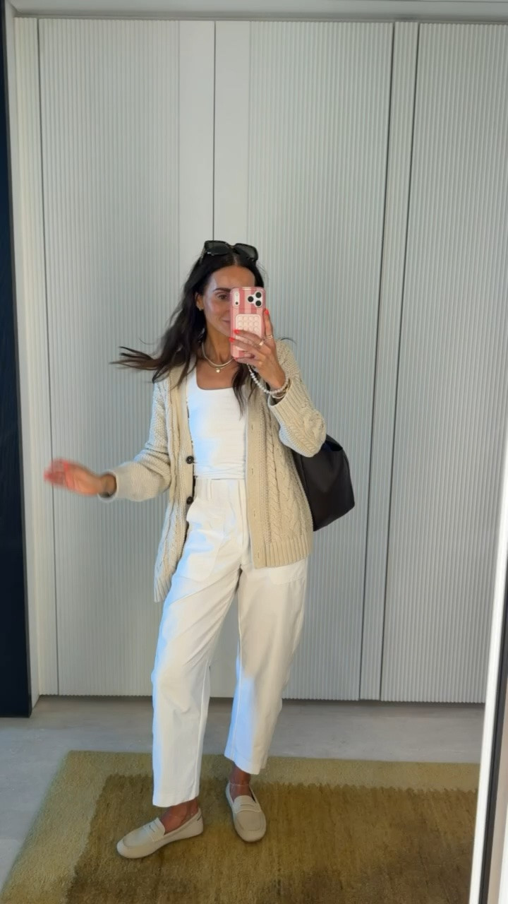 Travel outfit, pants size 0 and they’re 50% off.

#LTKootd #LTKSaleAlert #LTKTravel